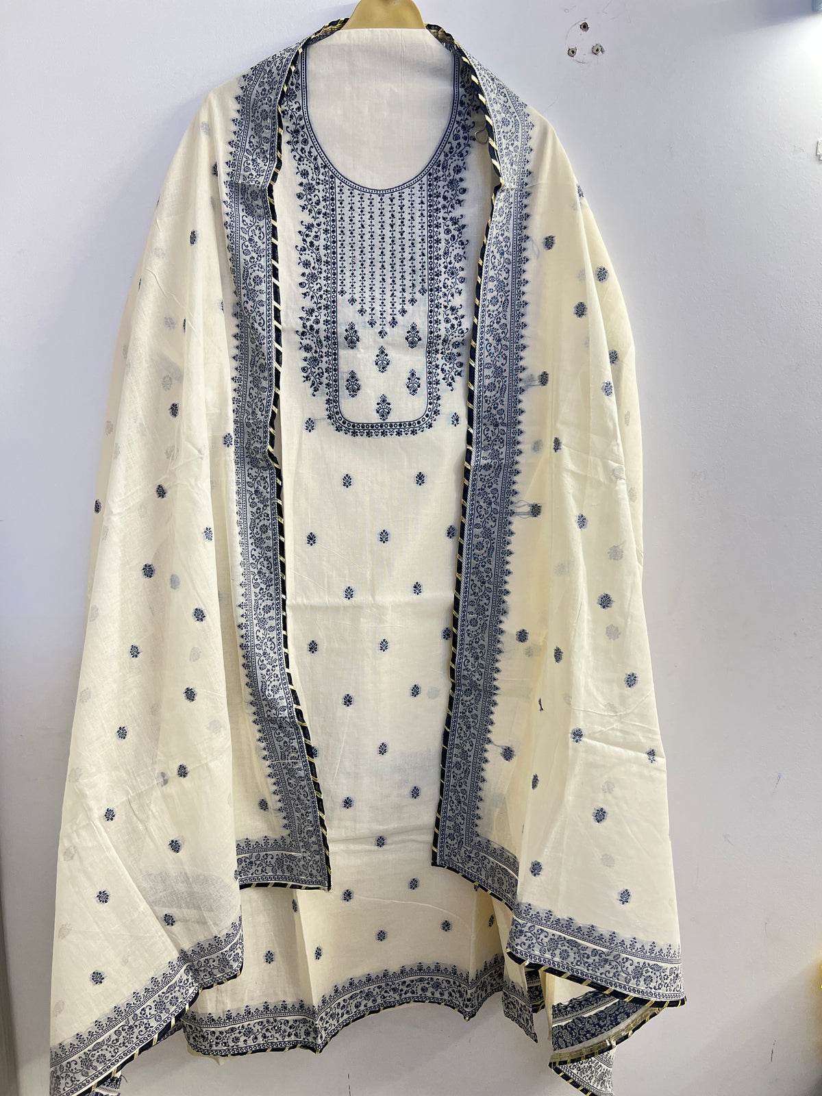 Classic Cotton Elegance in Blue & White