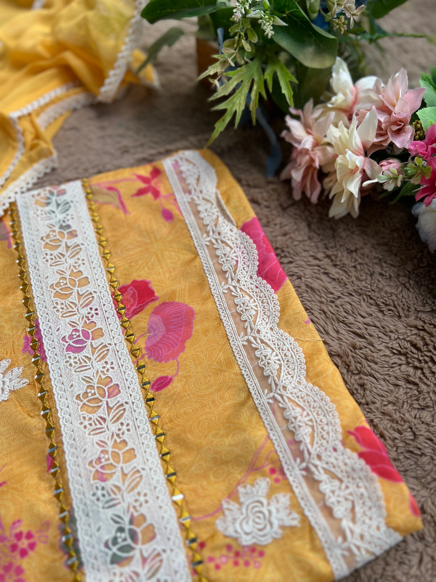 Floral Maslin Suit with Elegant Lace Detailing