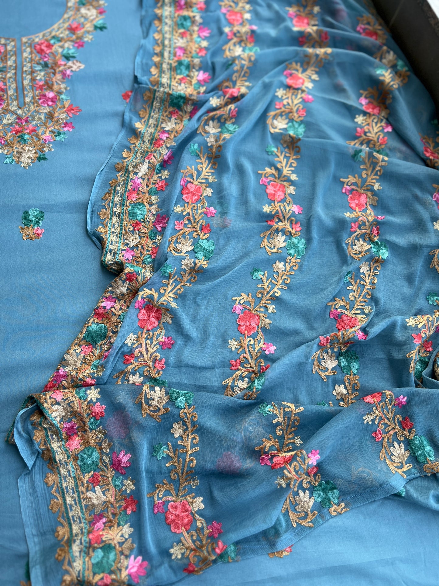 Dusty Blue Kashmiri Embroidered Suit Set with Chiffon Dupatta