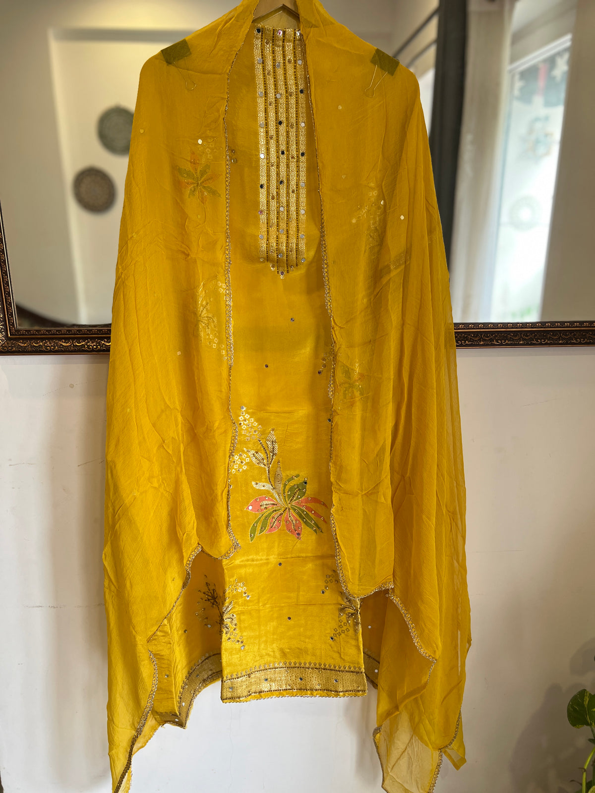 Exquisite Shimmer Jacquard Banarasi Floral Embroidered Suit Set