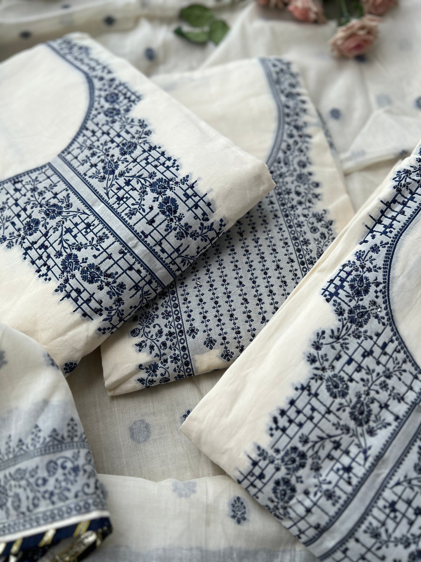 Classic Cotton Elegance in Blue & White