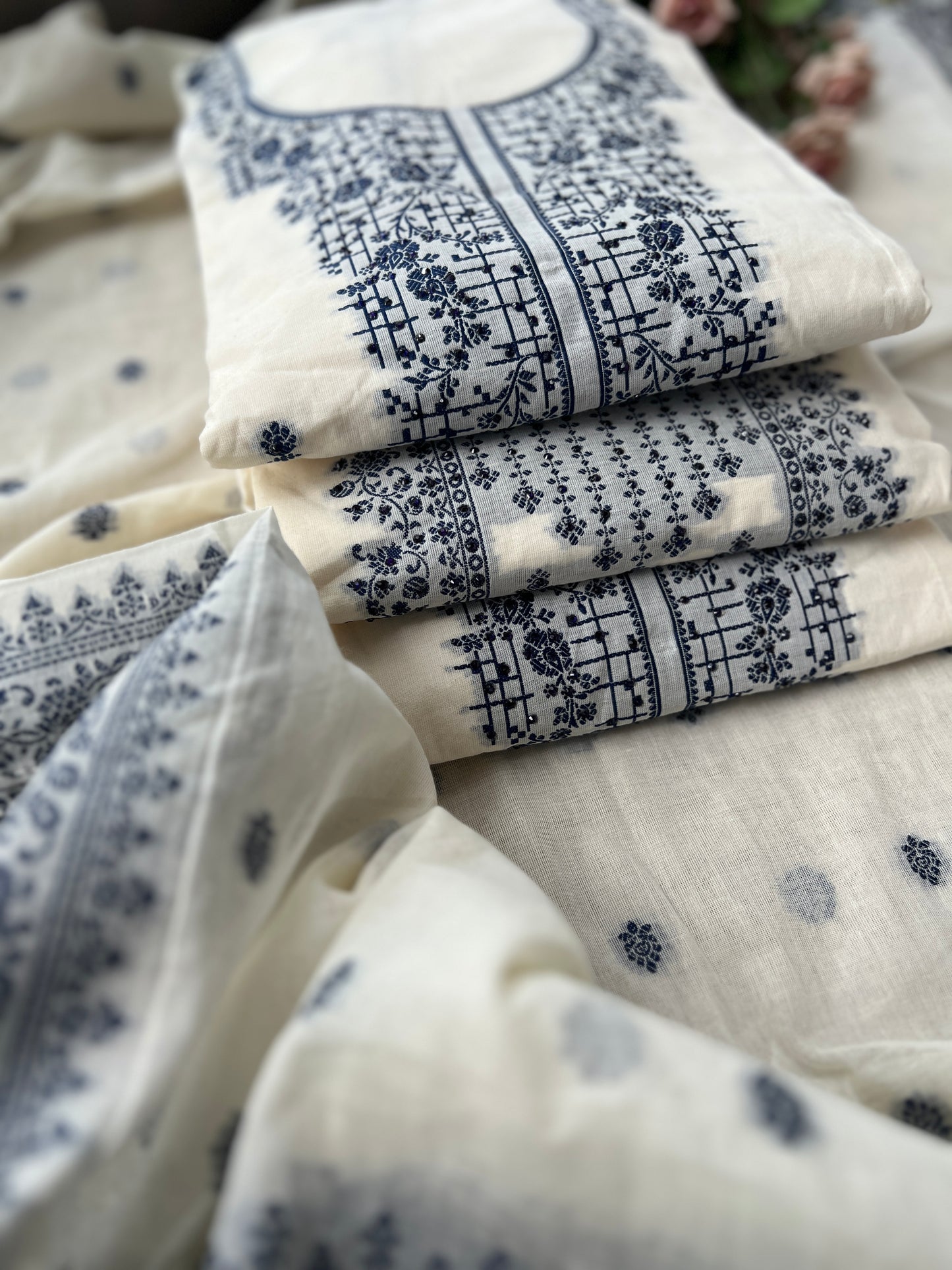 Classic Cotton Elegance in Blue & White