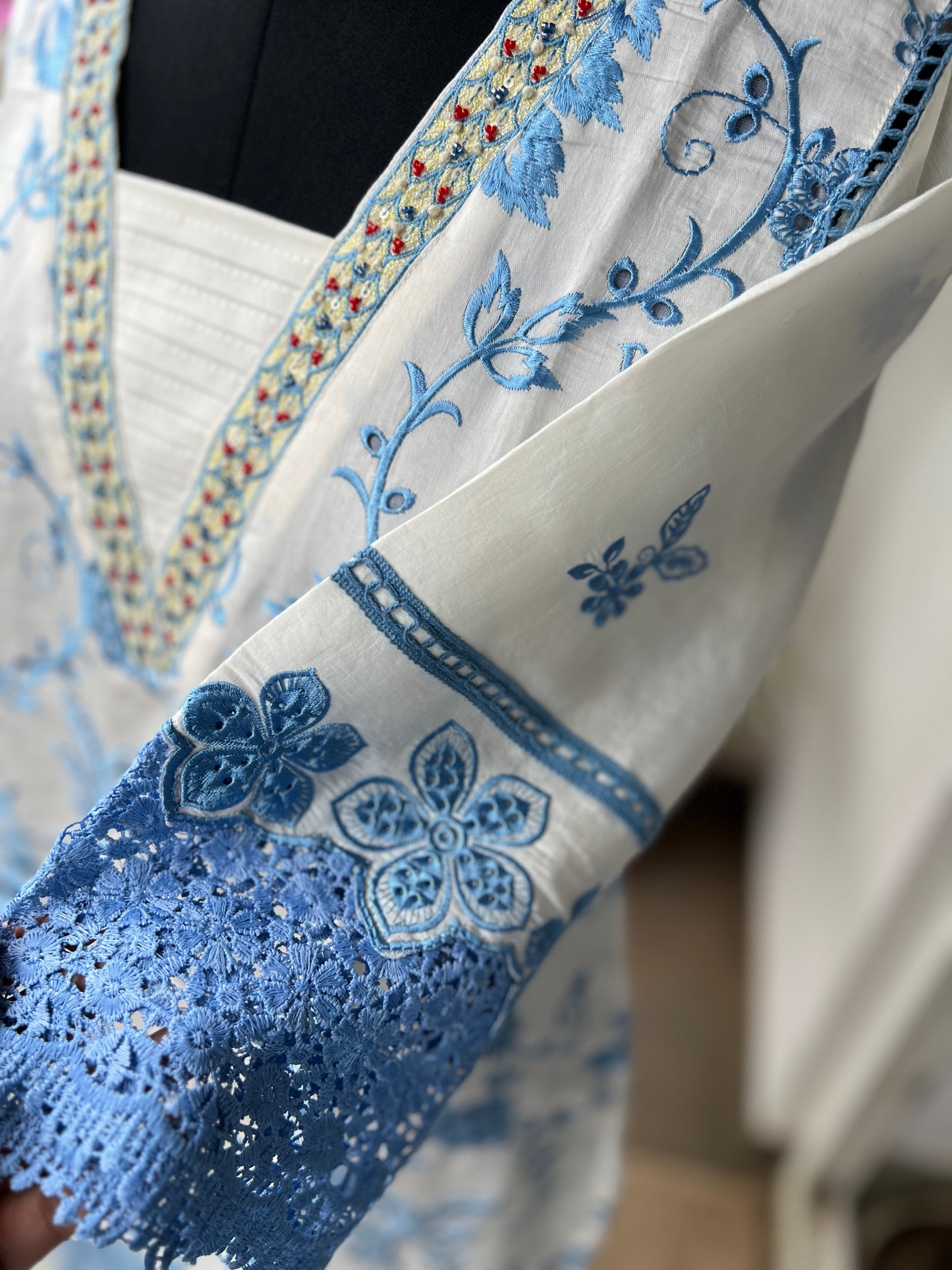 Timeless White – Embroidered Mal Chanderi with Lace Detailing