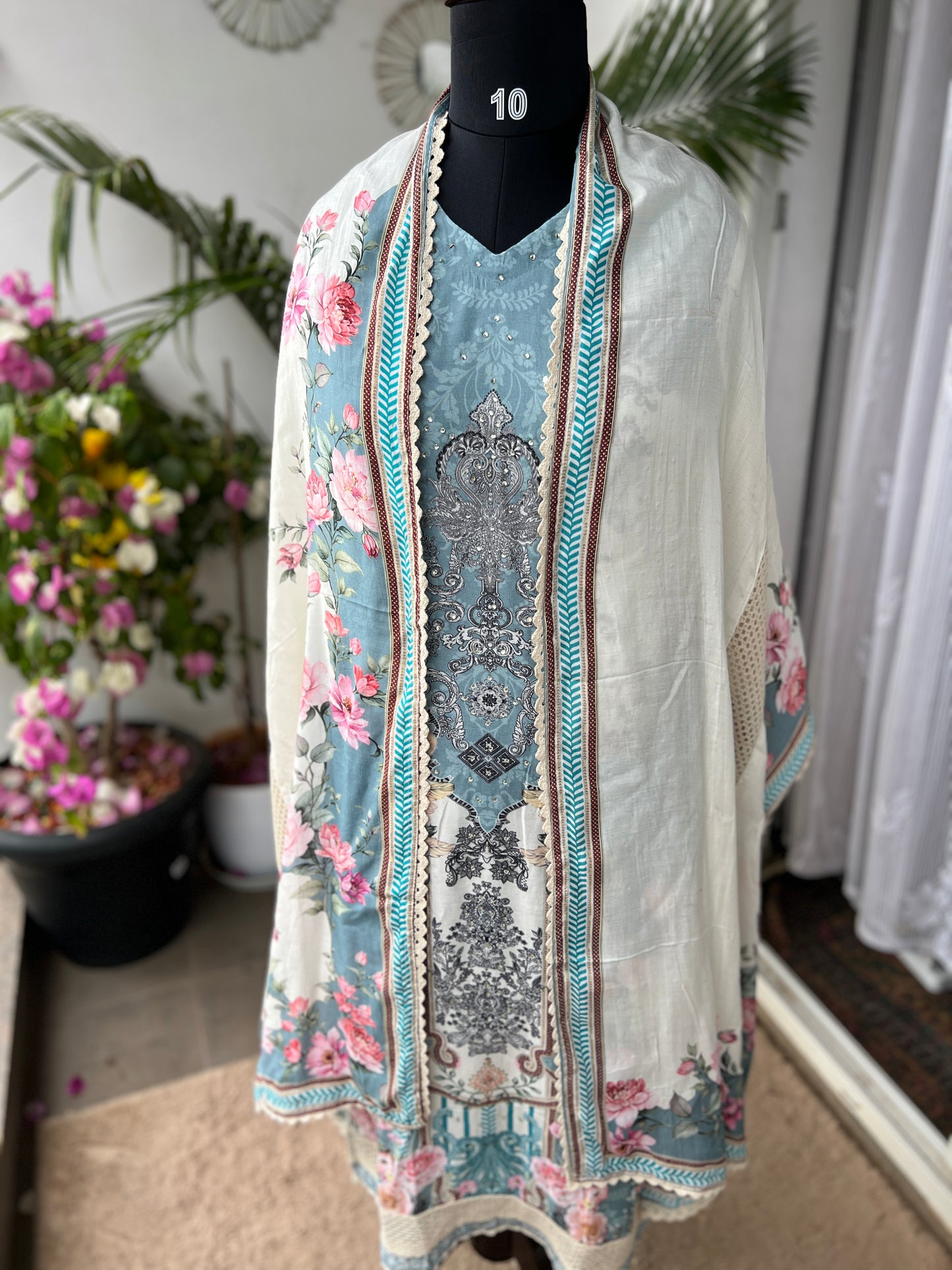 Karachi Charm – Maslin Printed Ready to Wear Suit with Lace Detailed Dupatta