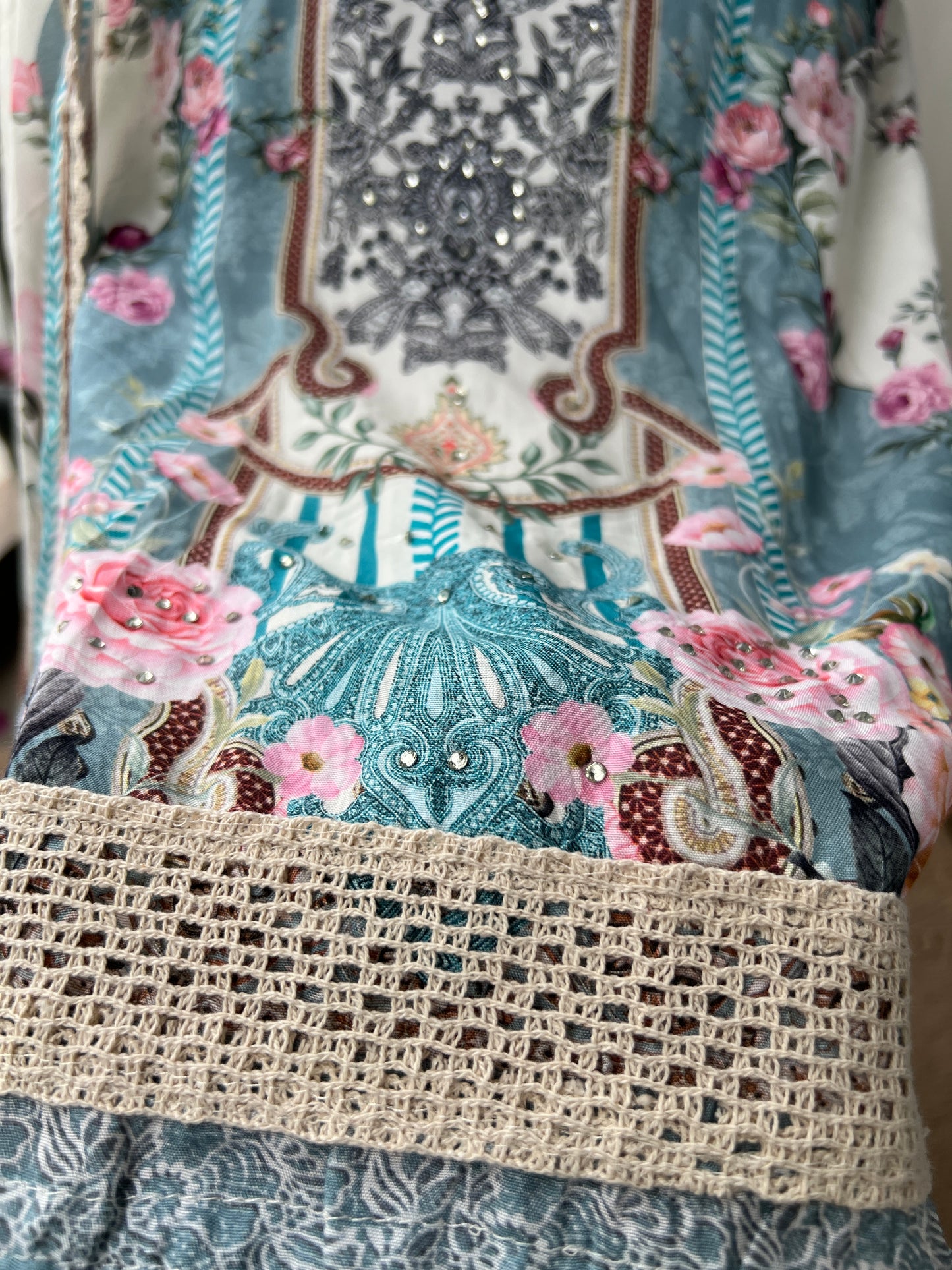 Karachi Charm – Maslin Printed Ready to Wear Suit with Lace Detailed Dupatta