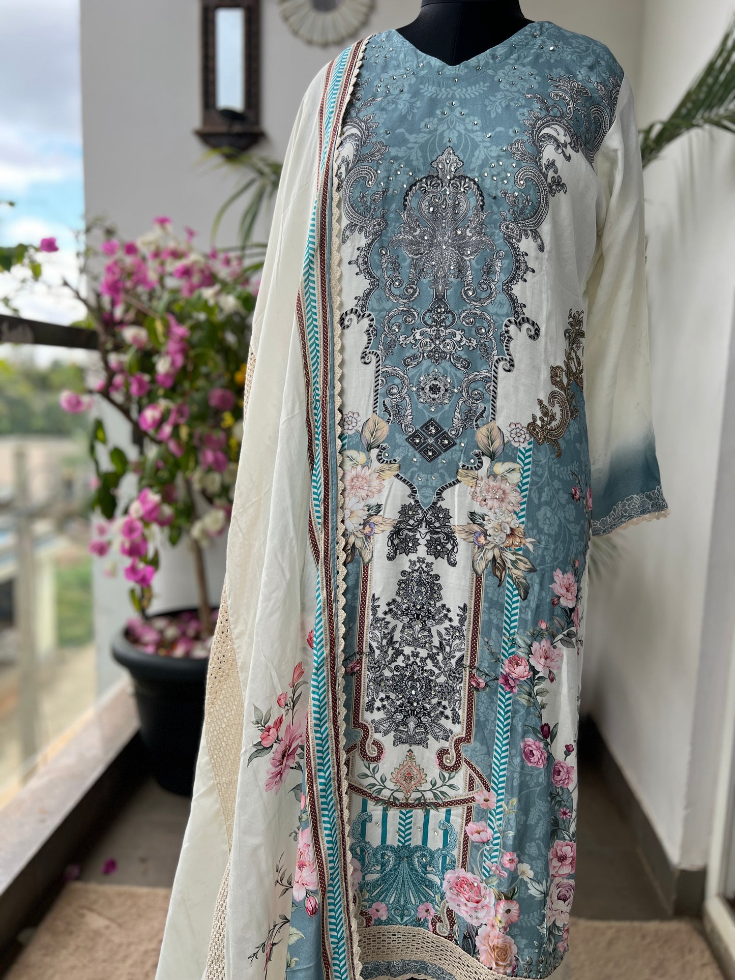 Karachi Charm – Maslin Printed Ready to Wear Suit with Lace Detailed Dupatta
