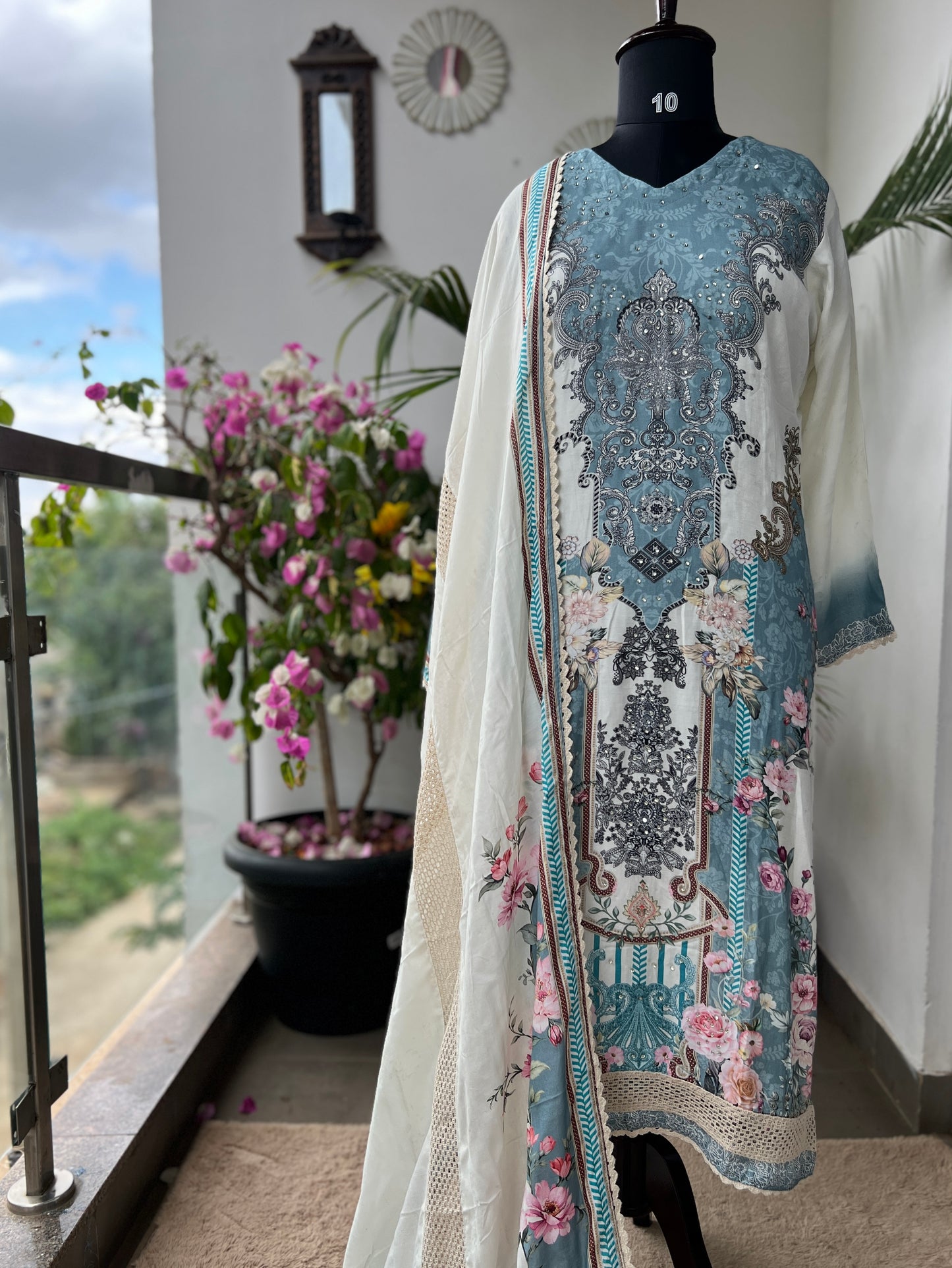 Karachi Charm – Maslin Printed Ready to Wear Suit with Lace Detailed Dupatta