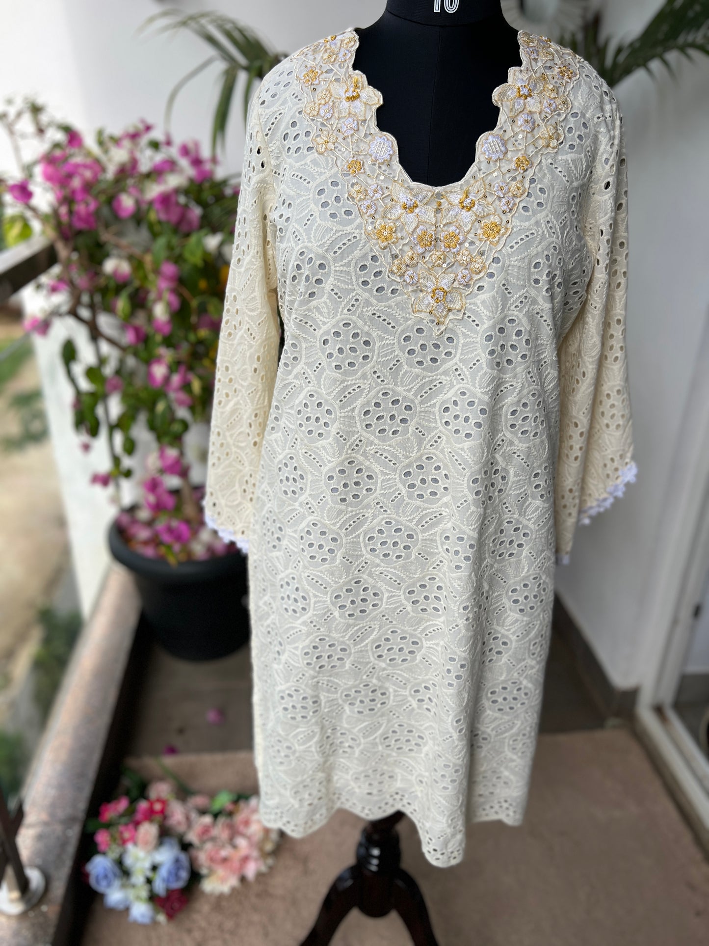Hakooba Pakistani Co-ord Set with Elegant DetailingI’m
