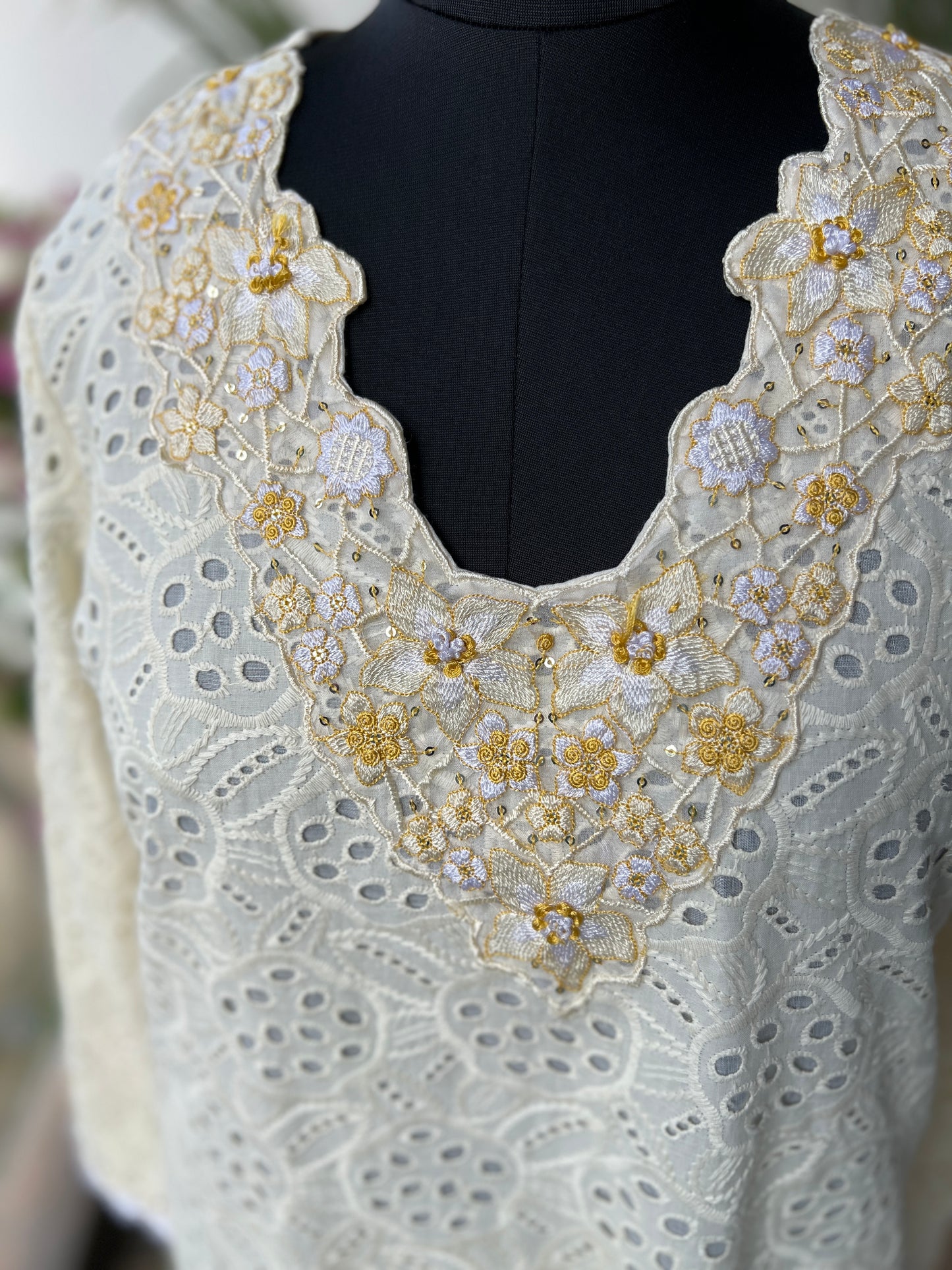 Hakooba Pakistani Co-ord Set with Elegant DetailingI’m