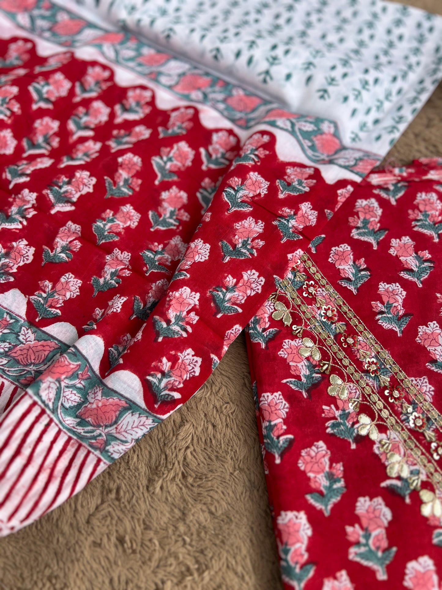 Classic Red Beauty: Zari Neckline on Floral Cotton