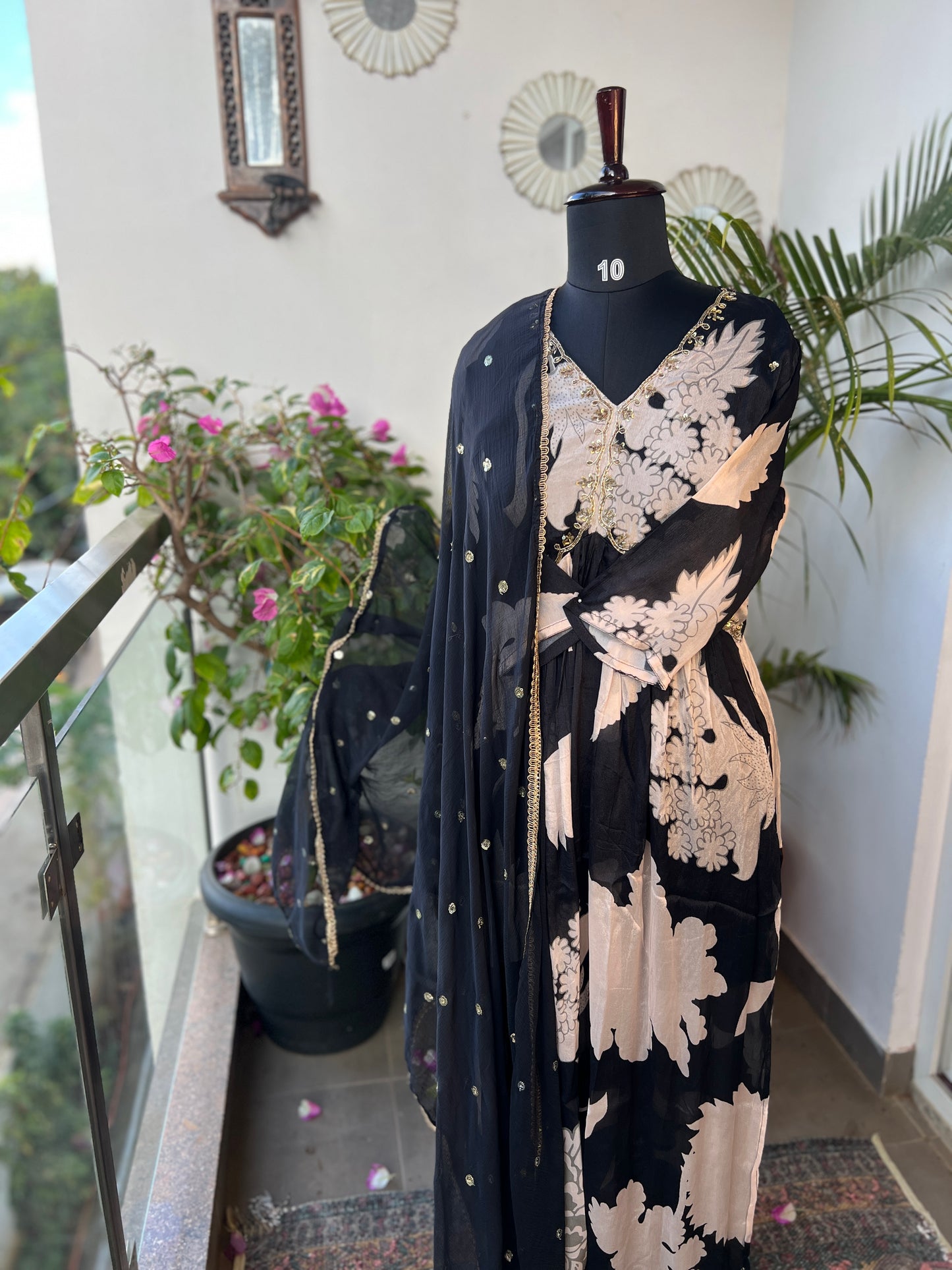 Black And White Aaliya cut ready to wear