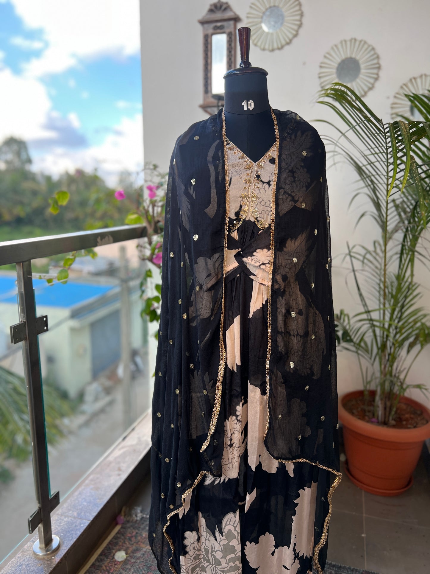Black And White Aaliya cut ready to wear