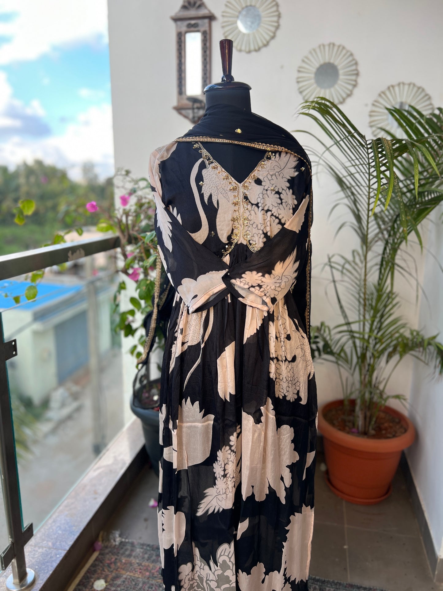 Black And White Aaliya cut ready to wear