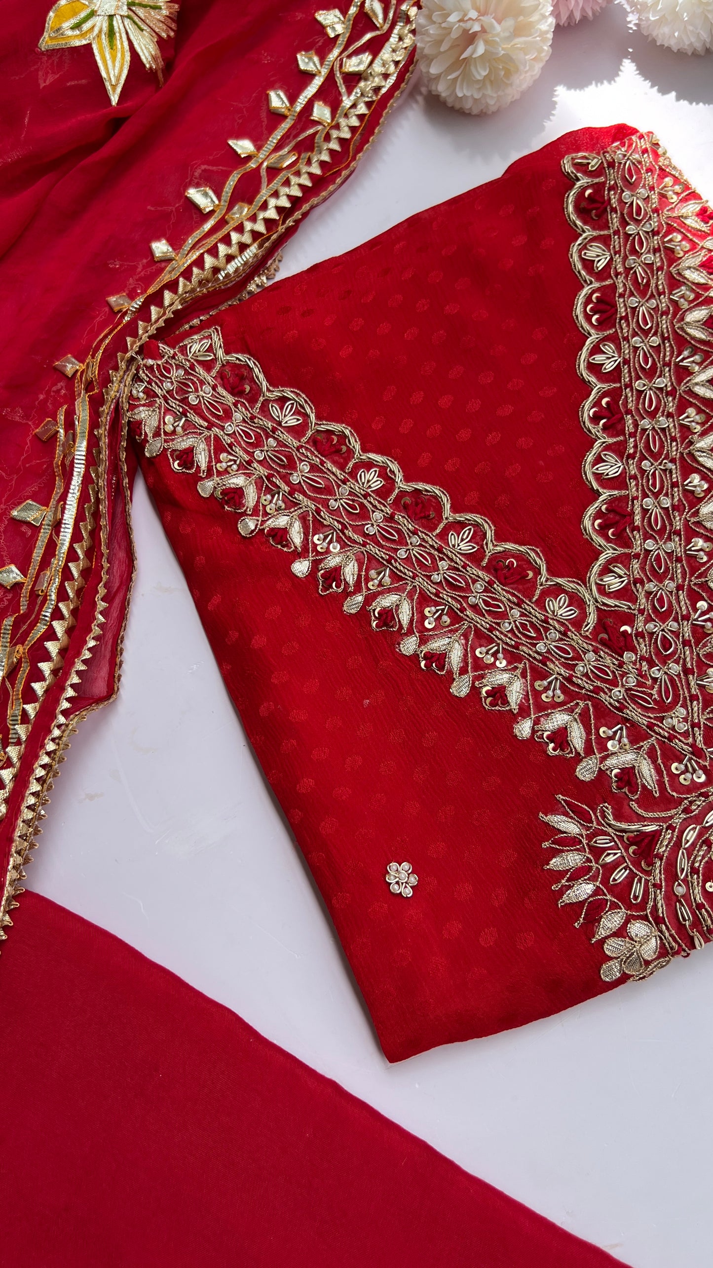 V-Neck Red Gotaphool