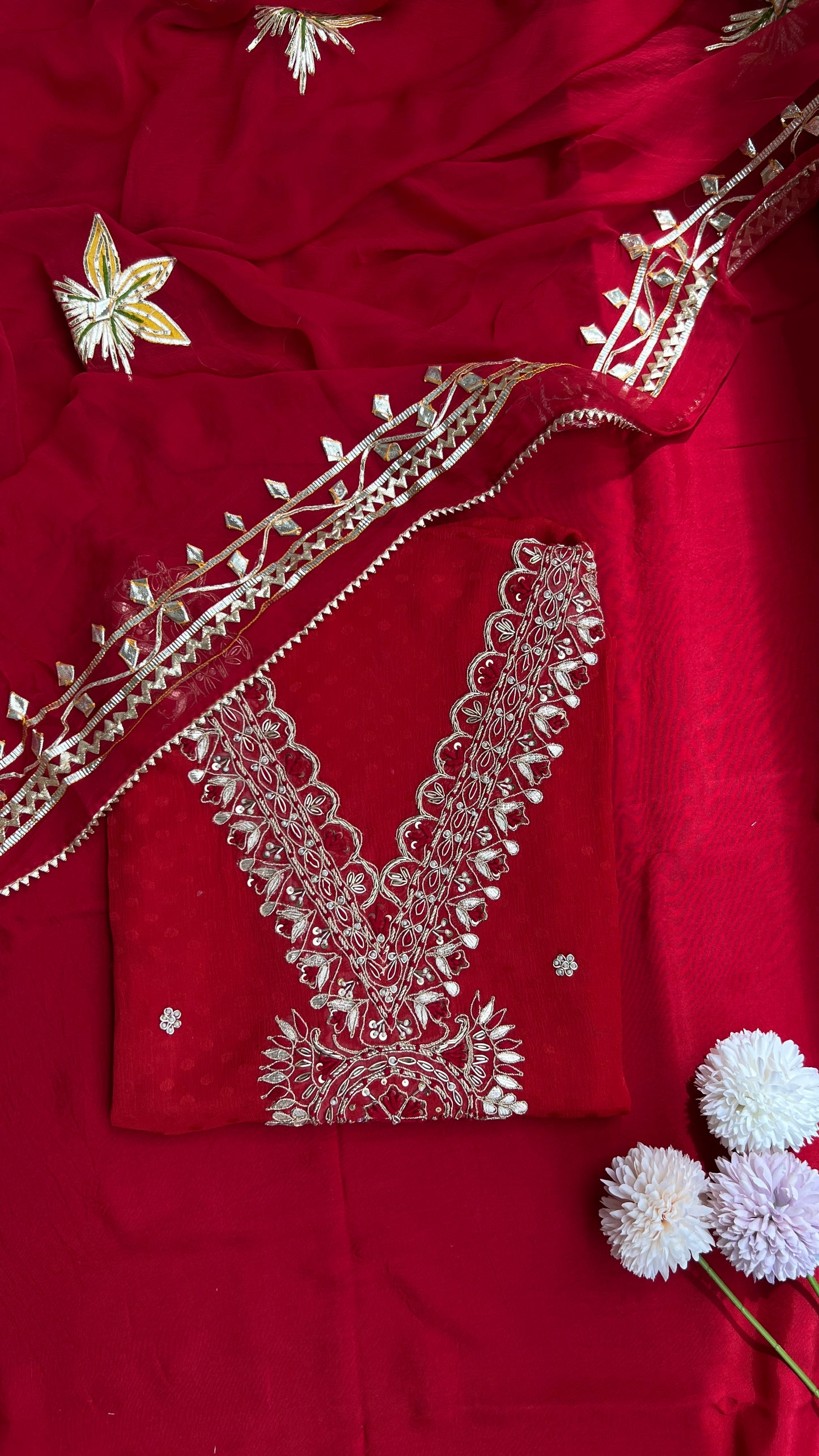 V-Neck Red Gotaphool