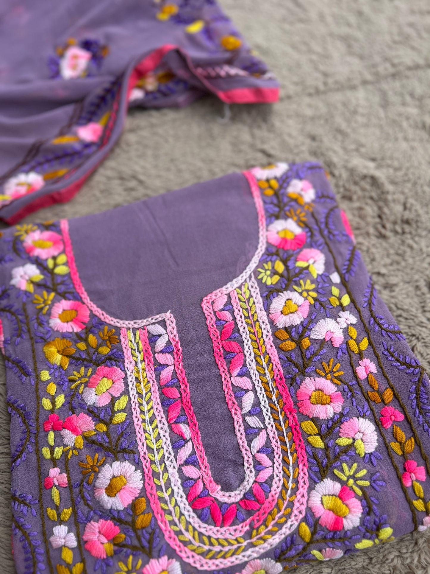 Lavender Georgette Phulkari Ensemble with Vibrant Hand Embroidery πΈ
