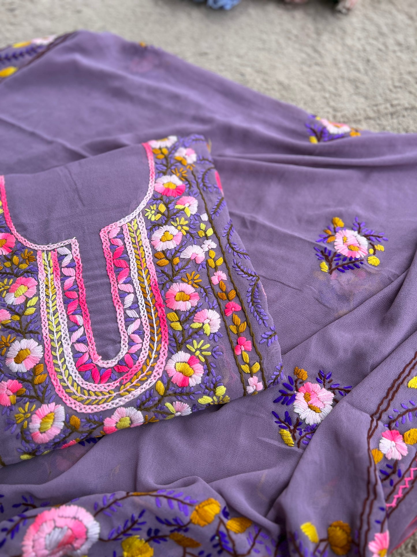 Lavender Georgette Phulkari Ensemble with Vibrant Hand Embroidery πΈ