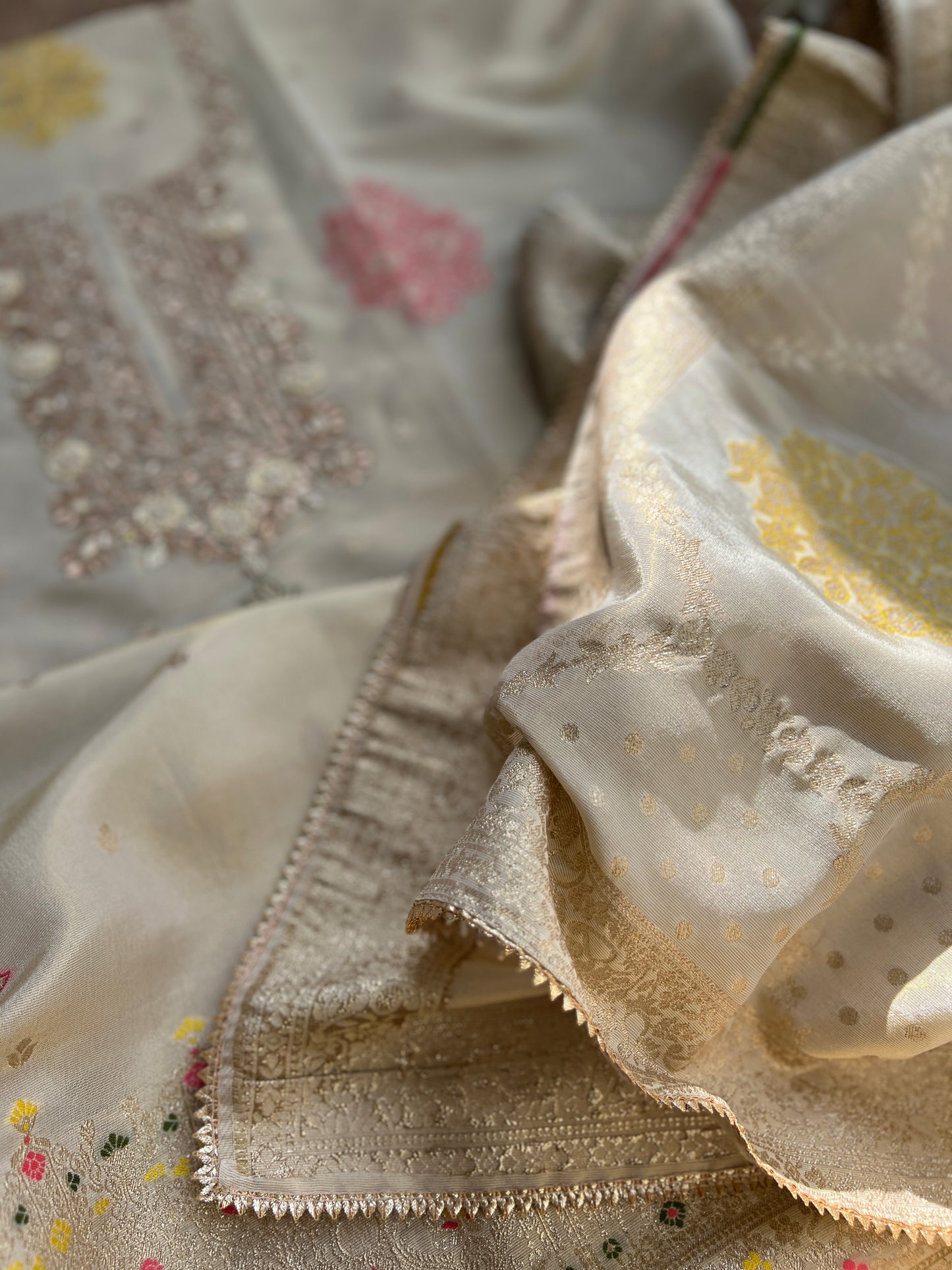Stunning Kanjivaram Jacquard Silk Ensemble with Exquisite Handwork