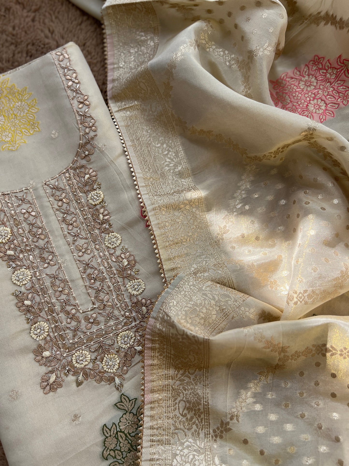 Stunning Kanjivaram Jacquard Silk Ensemble with Exquisite Handwork