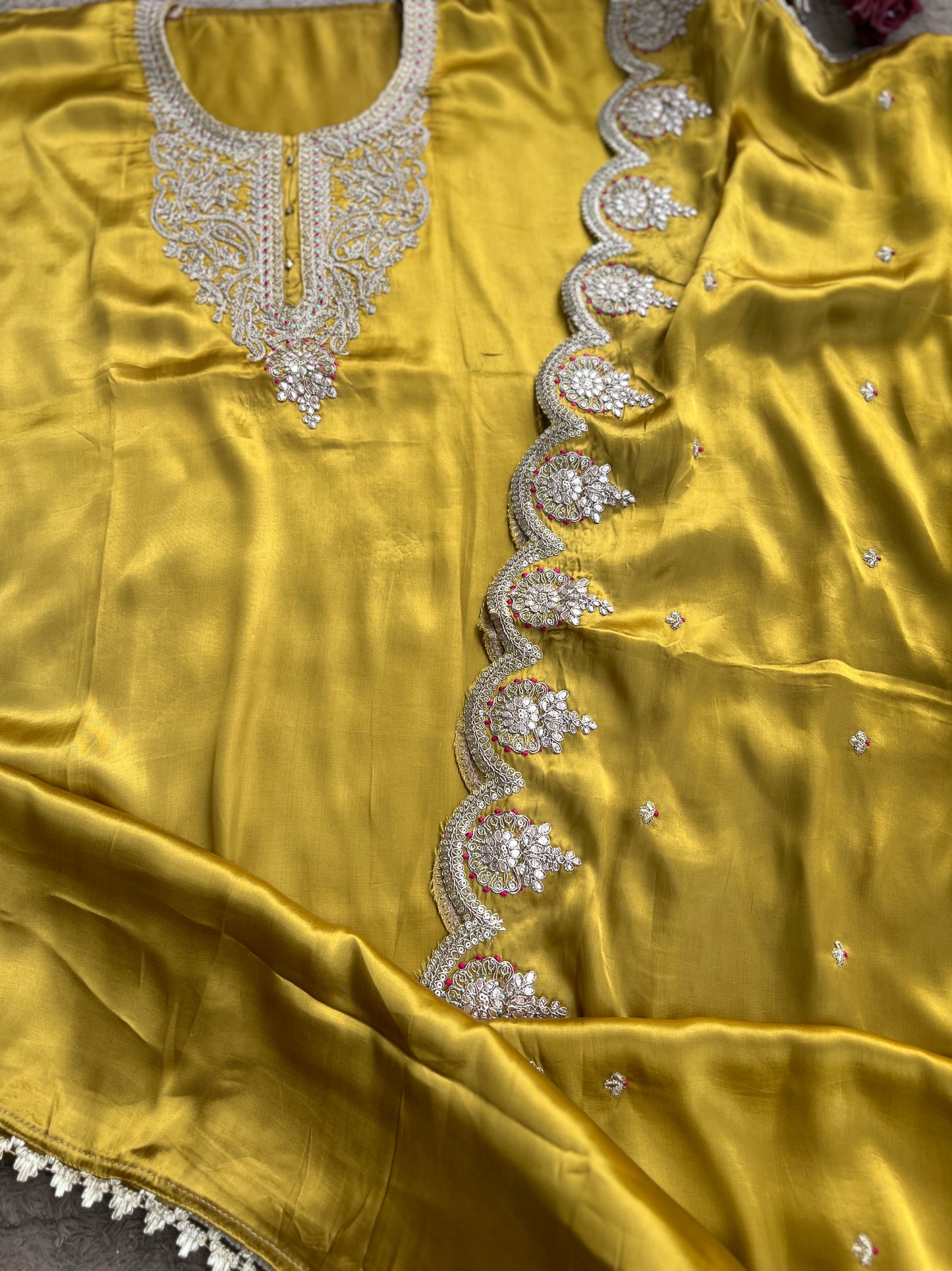Finest Crepe Elegance with Intricate Embroidery β¨