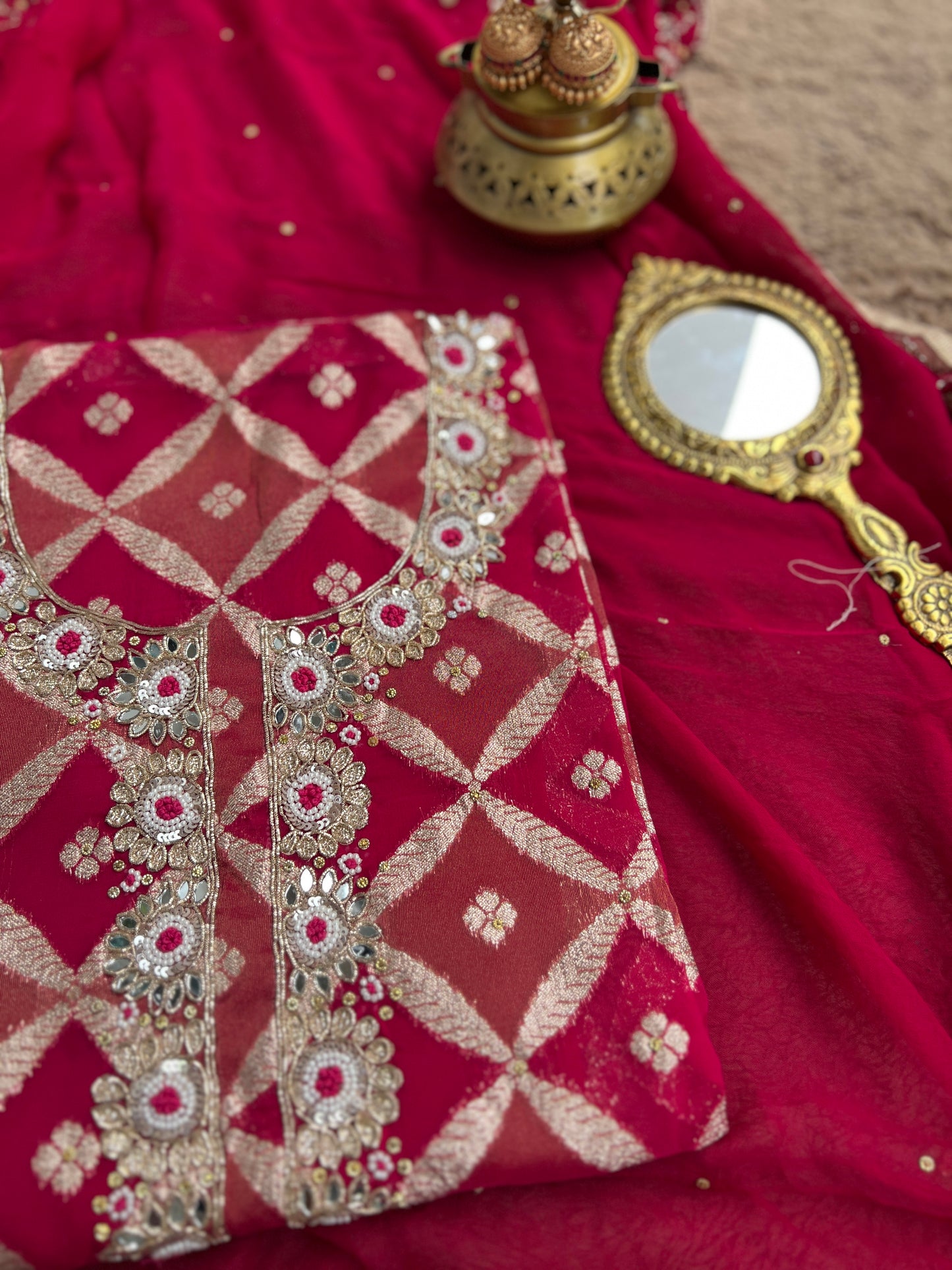 Jaquard Banarasi Elegance with Handwork Detailing πΈ