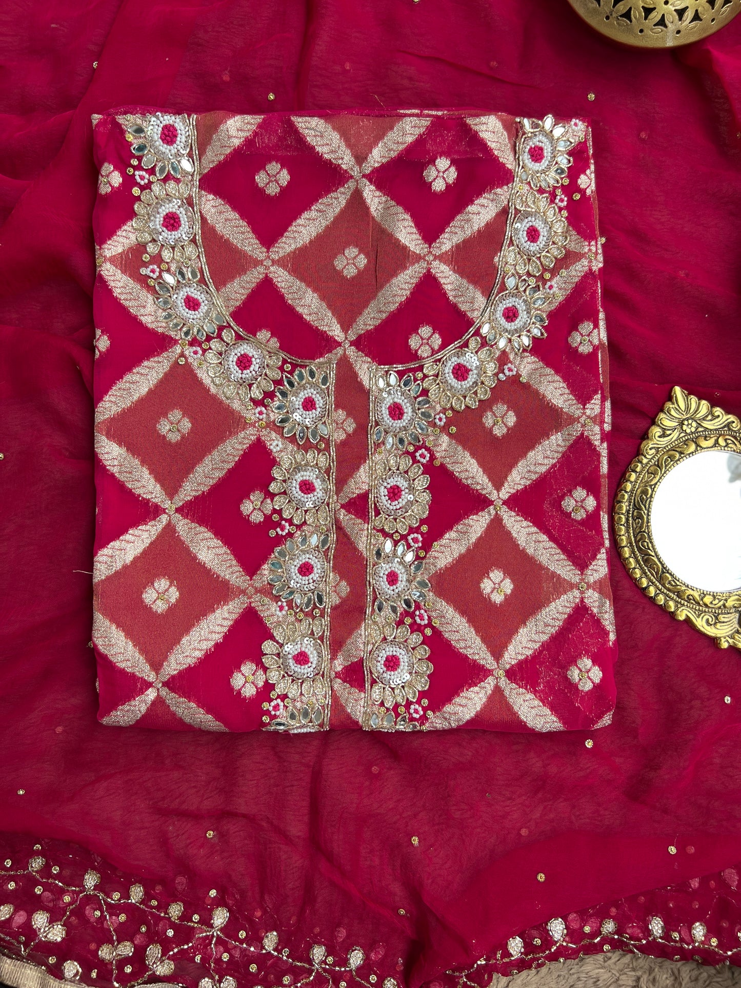 Jaquard Banarasi Elegance with Handwork Detailing πΈ