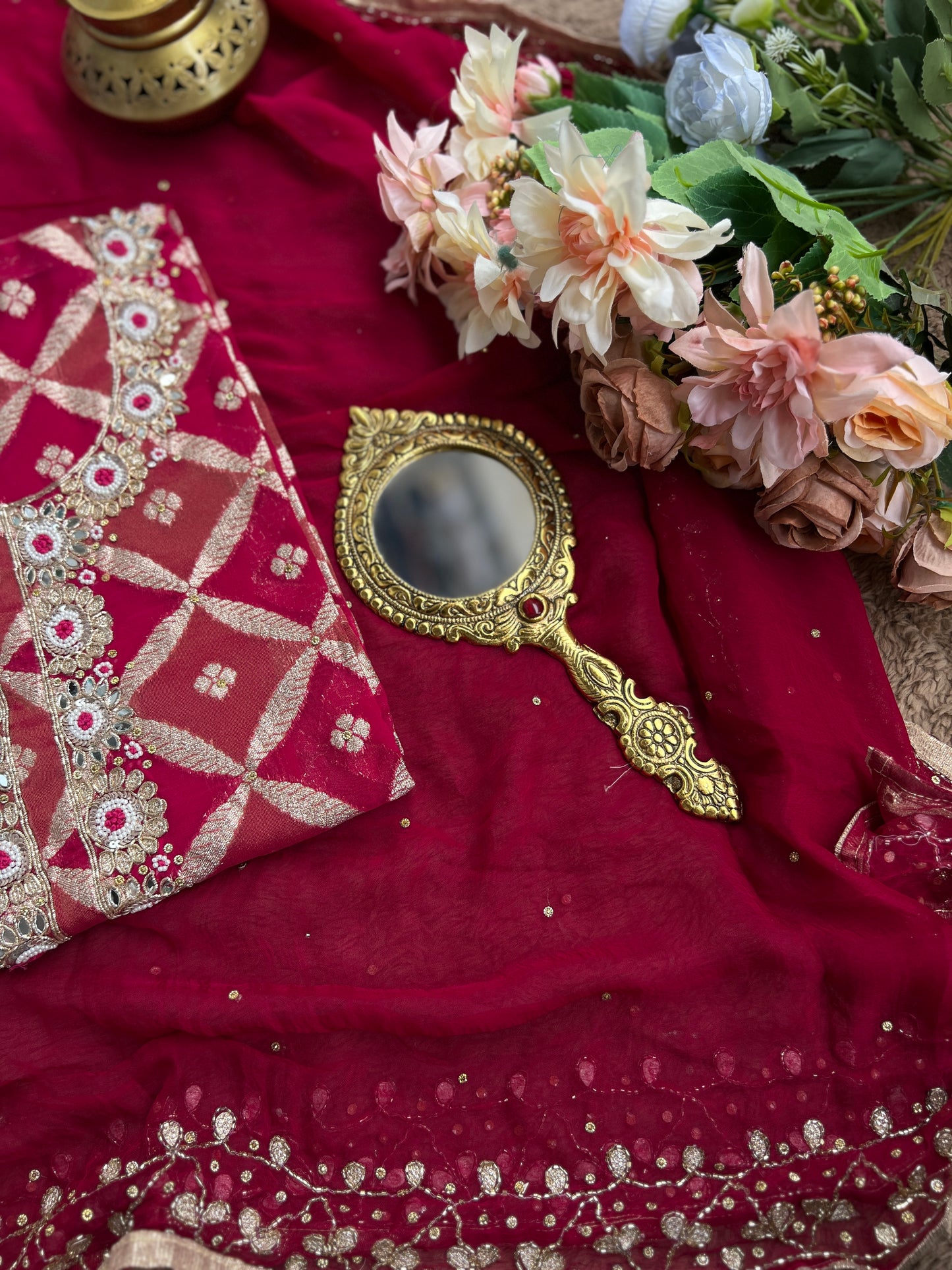 Jaquard Banarasi Elegance with Handwork Detailing πΈ