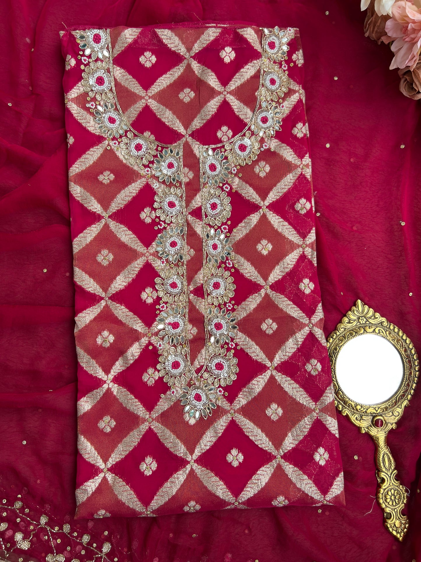 Jaquard Banarasi Elegance with Handwork Detailing πΈ