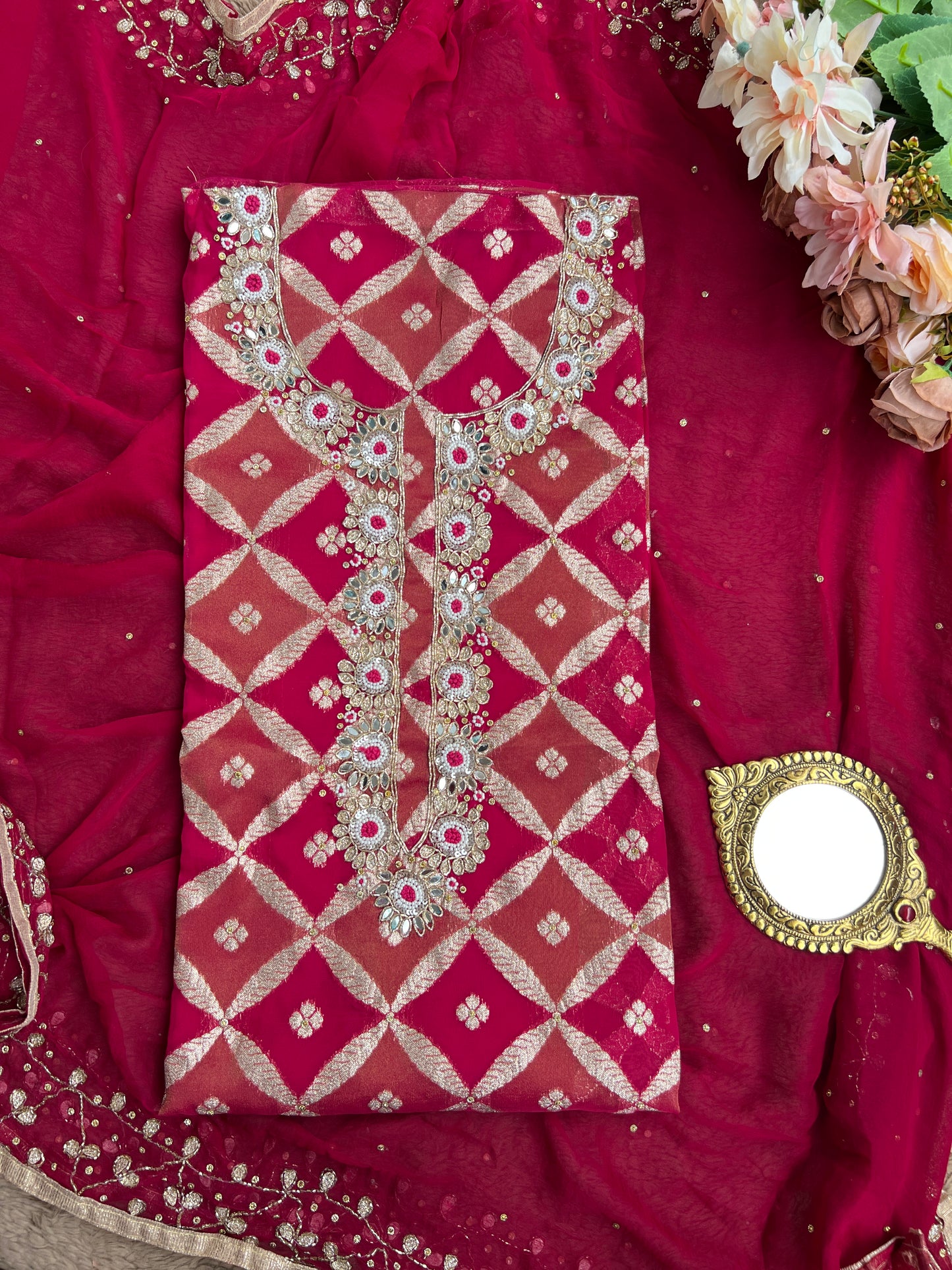 Jaquard Banarasi Elegance with Handwork Detailing πΈ