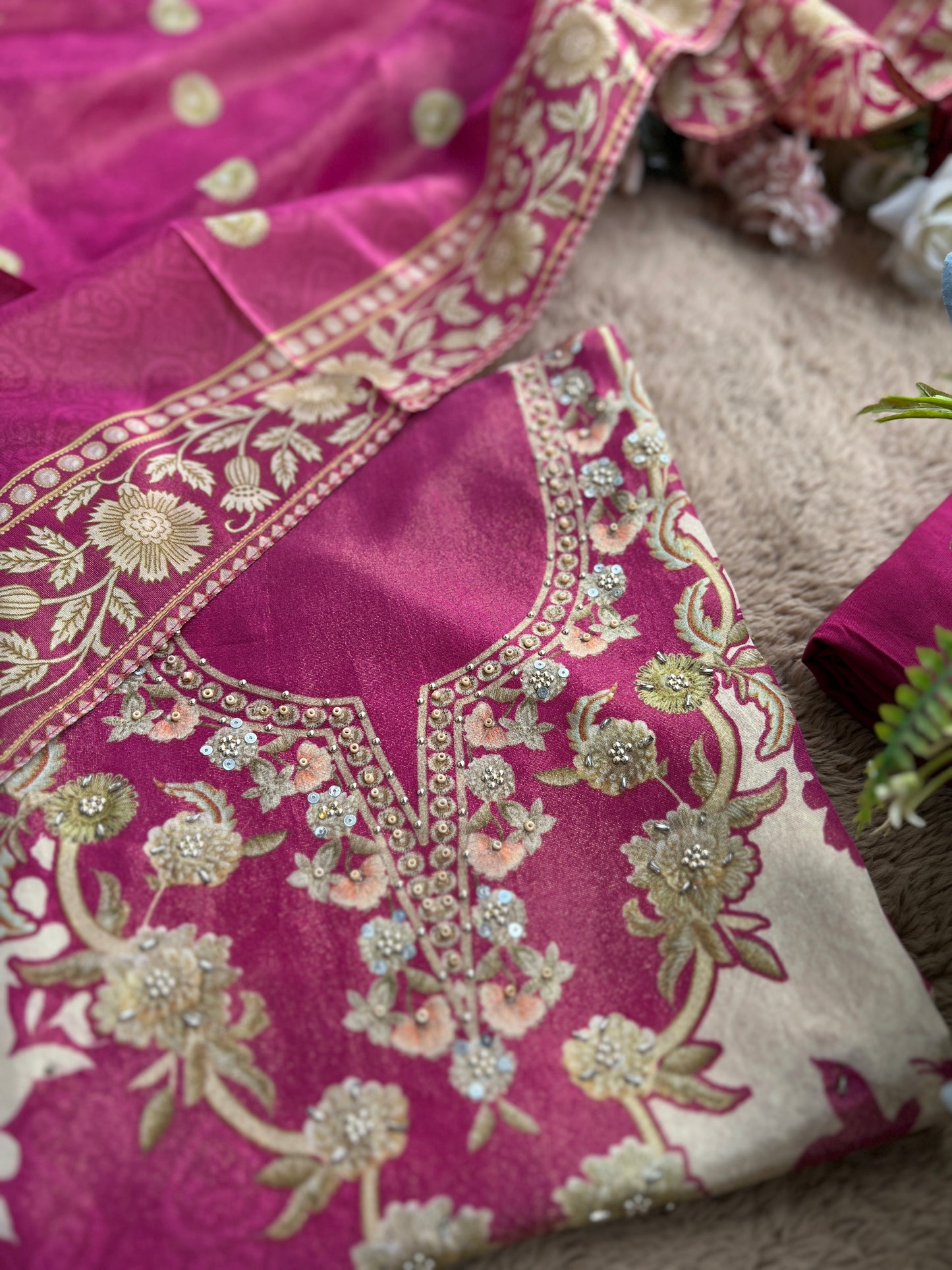 Luxurious Pakistani Split-Design Shimmer Silk semistiched suit