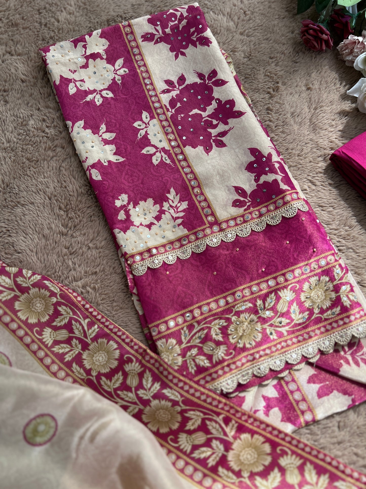 Luxurious Pakistani Split-Design Shimmer Silk semistiched suit