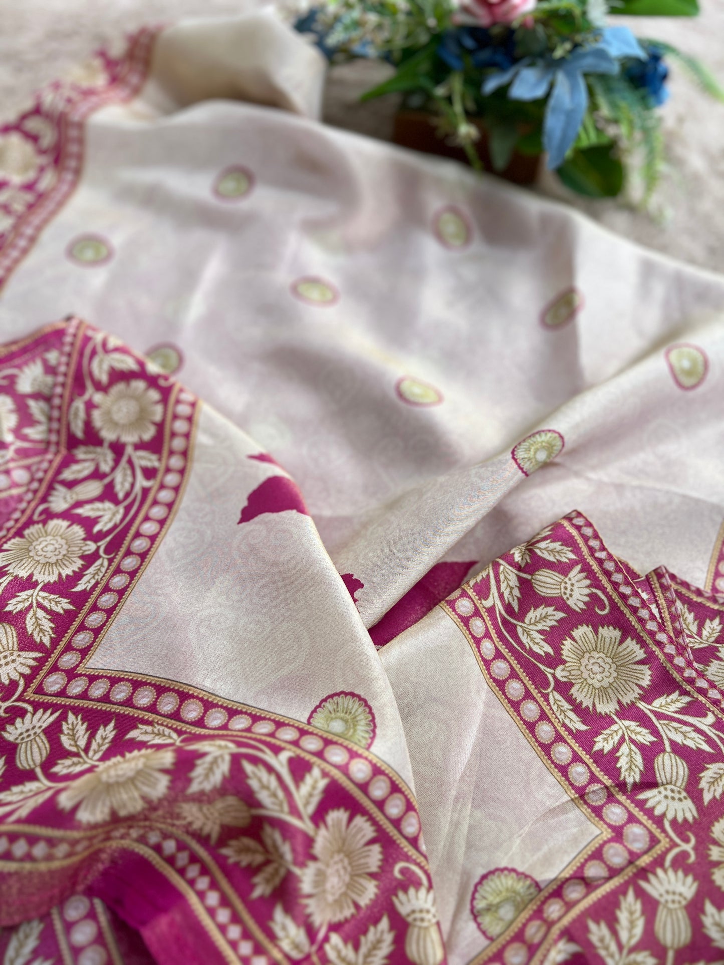 Luxurious Pakistani Split-Design Shimmer Silk semistiched suit