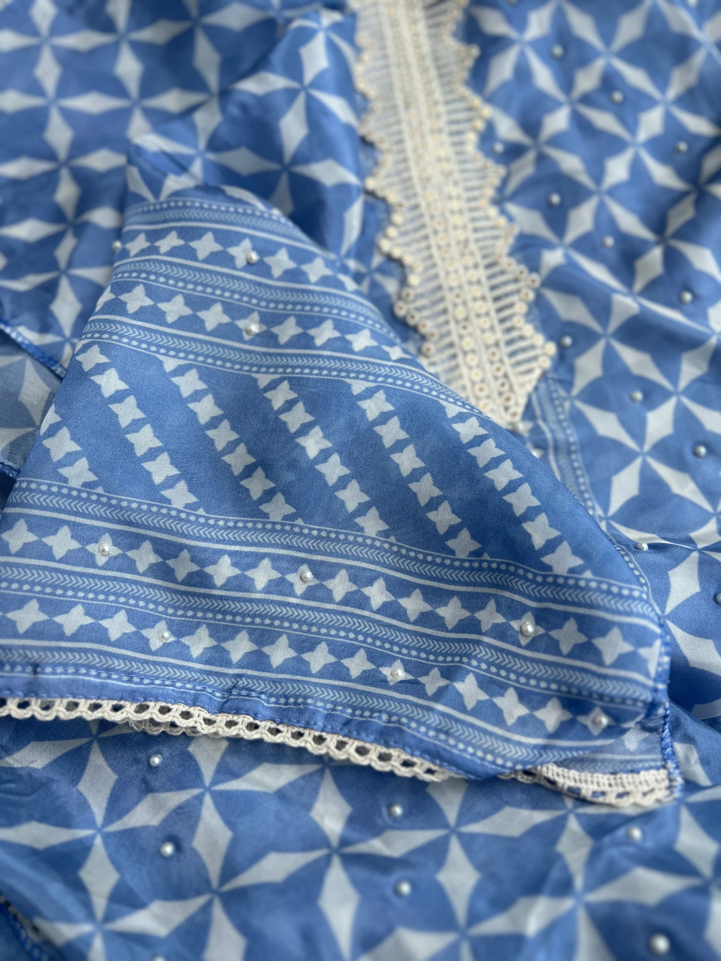 Chic Crepe Organza Semi-Stitched Geometric Print with Beads and Lace