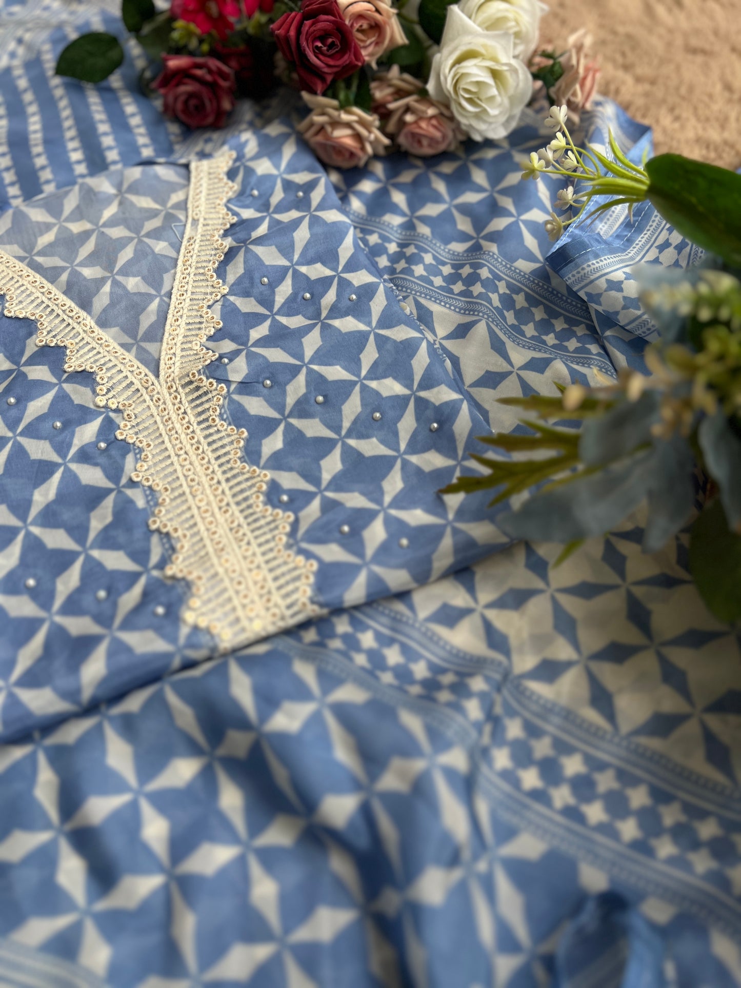 Chic Crepe Organza Semi-Stitched Geometric Print with Beads and Lace