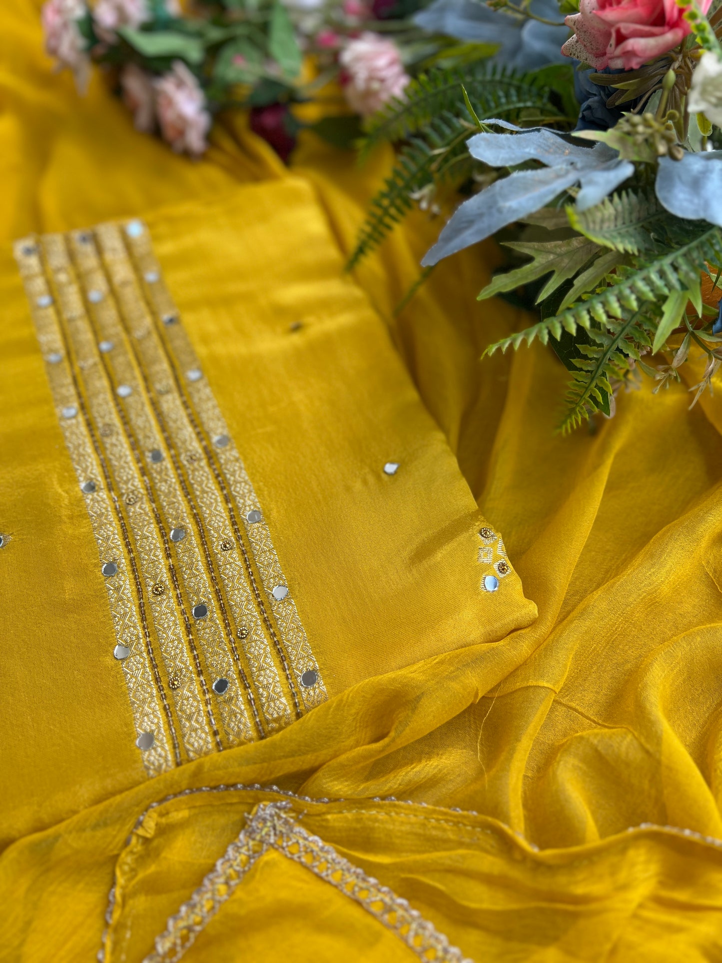 Exquisite Shimmer Jacquard Banarasi Floral Embroidered Suit Set