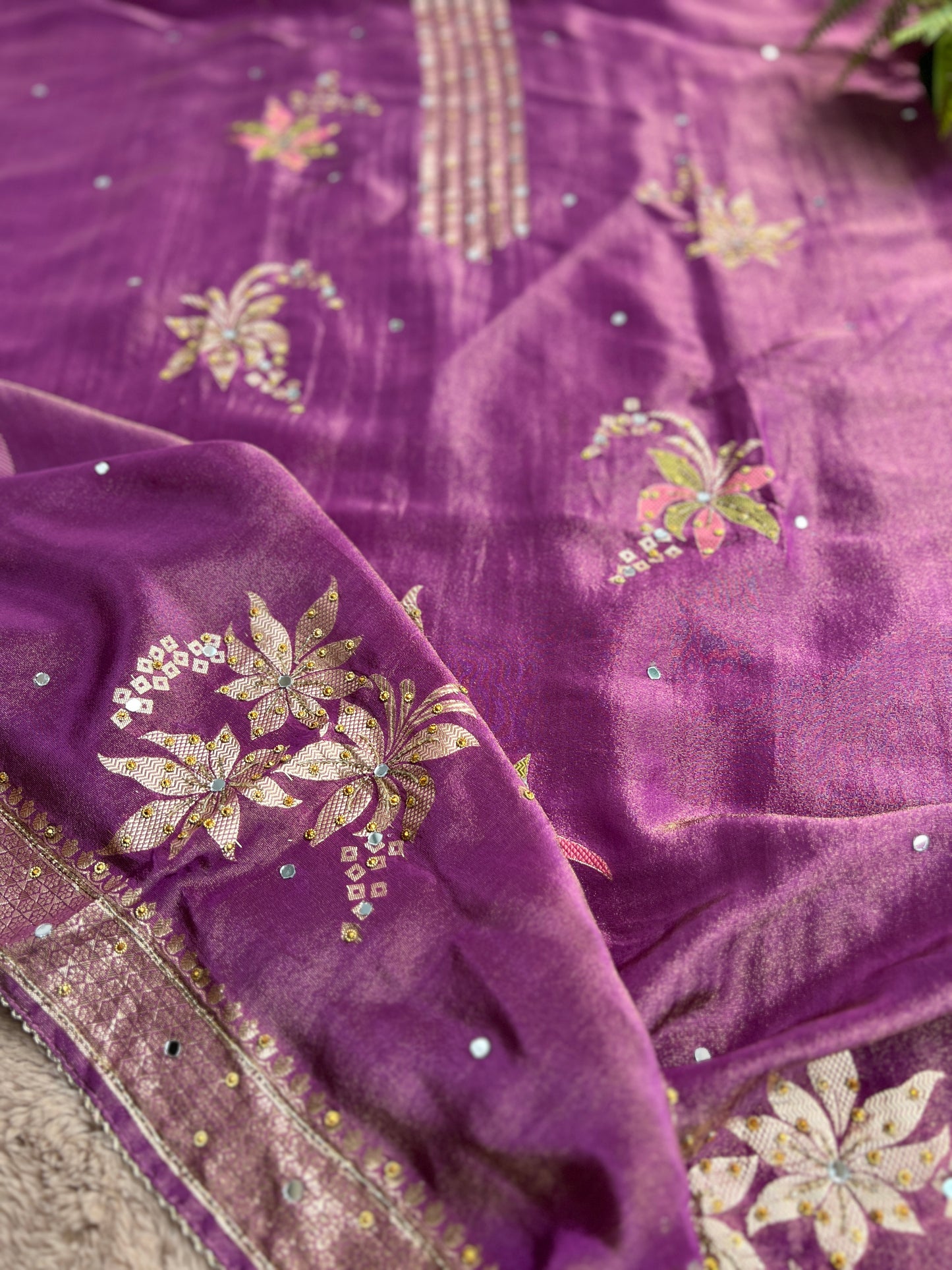 Exquisite Shimmer Jacquard Banarasi Floral Embroidered Suit Set