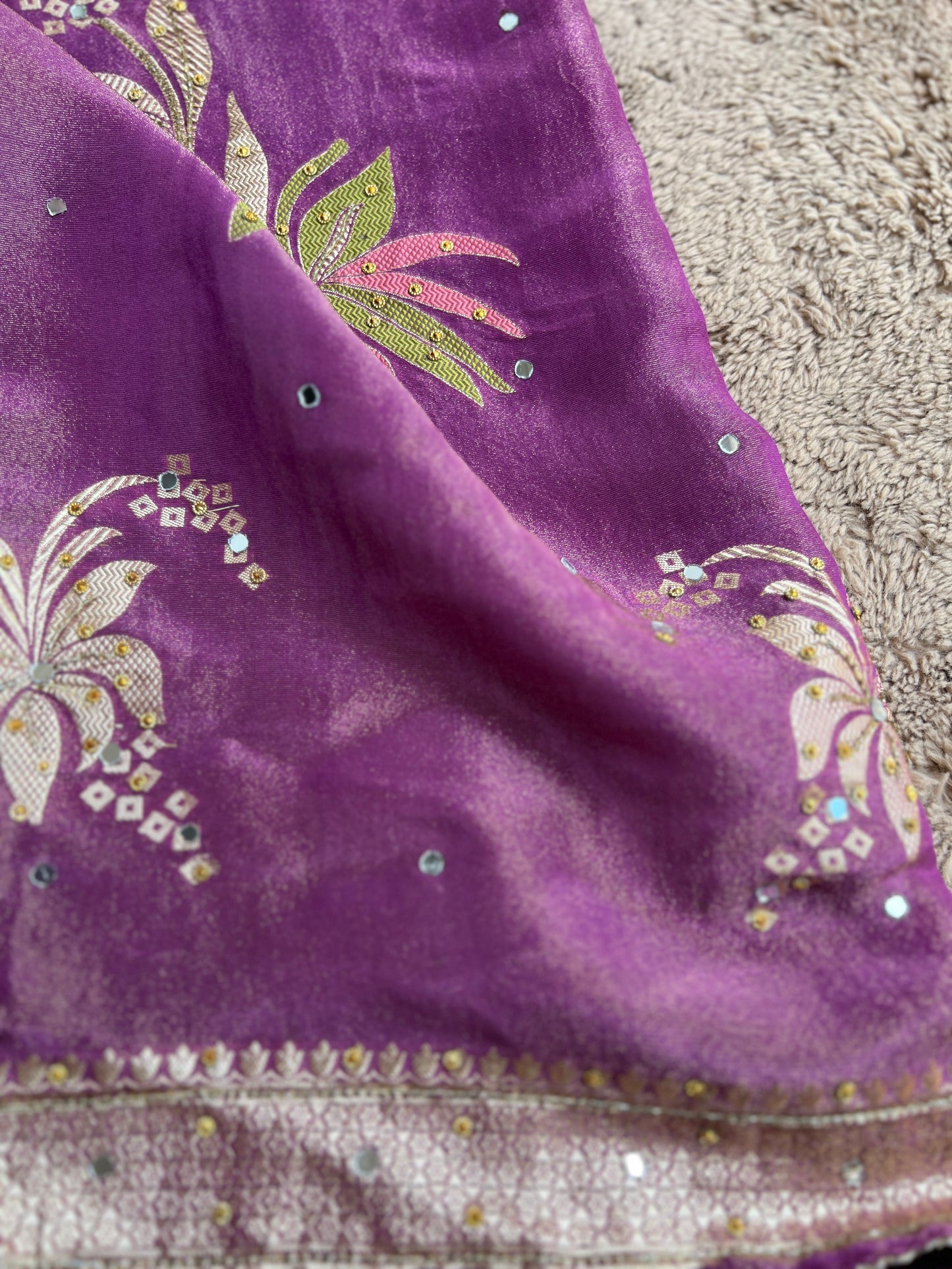 Exquisite Shimmer Jacquard Banarasi Floral Embroidered Suit Set