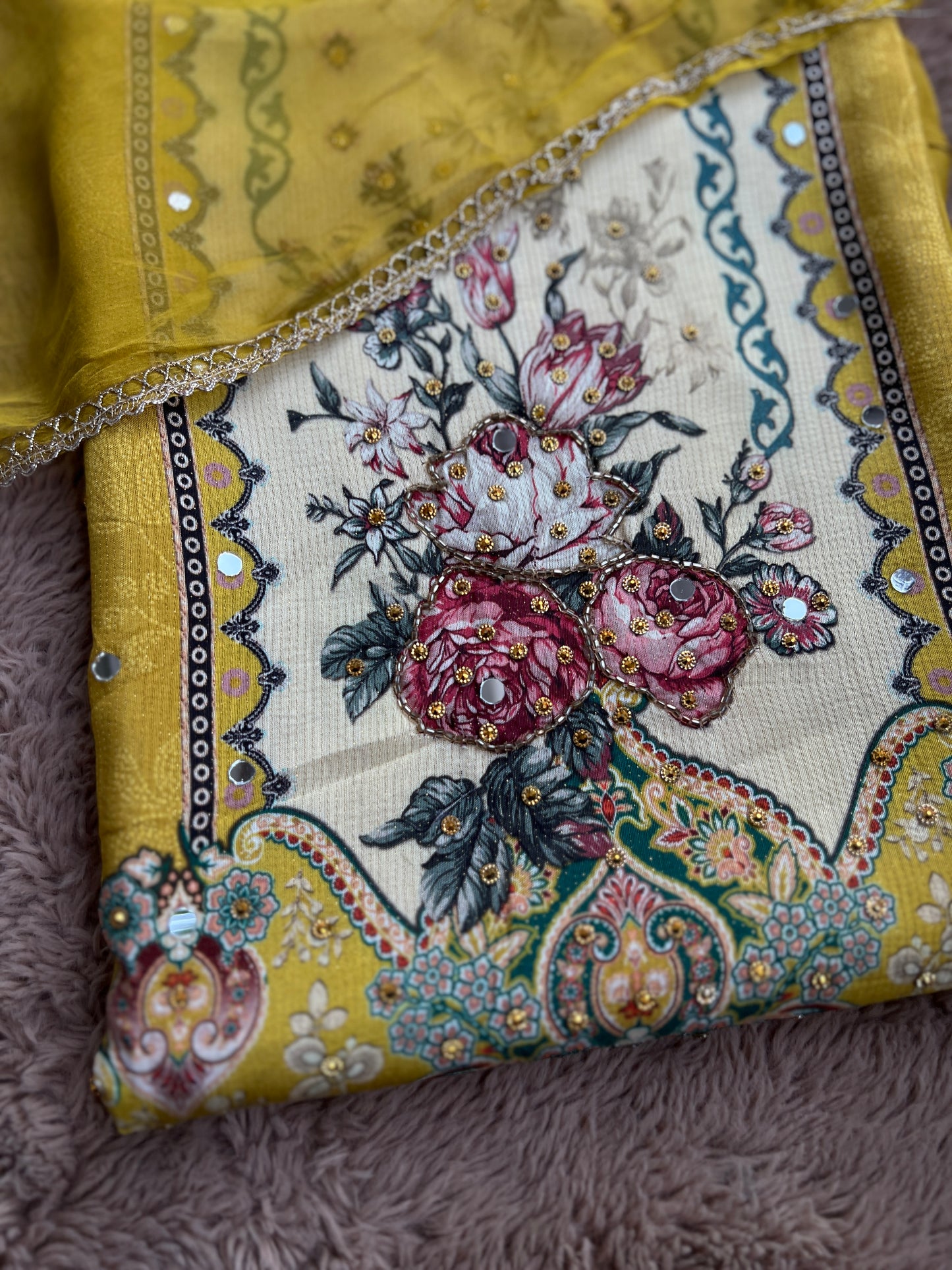 Shimmer Maslin with Mirror Detailing
