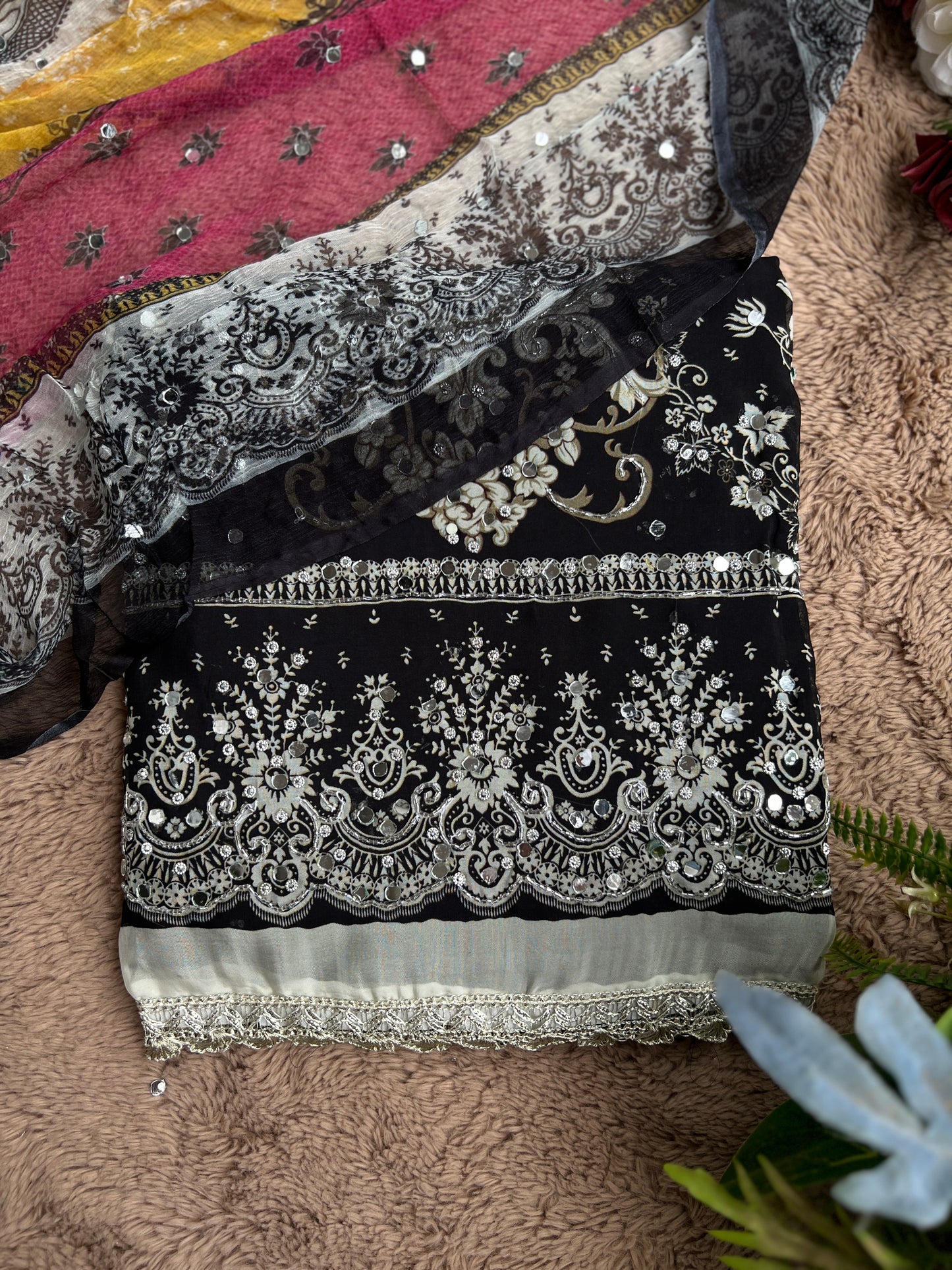 Exquisite Karachi Print Mirror Suit