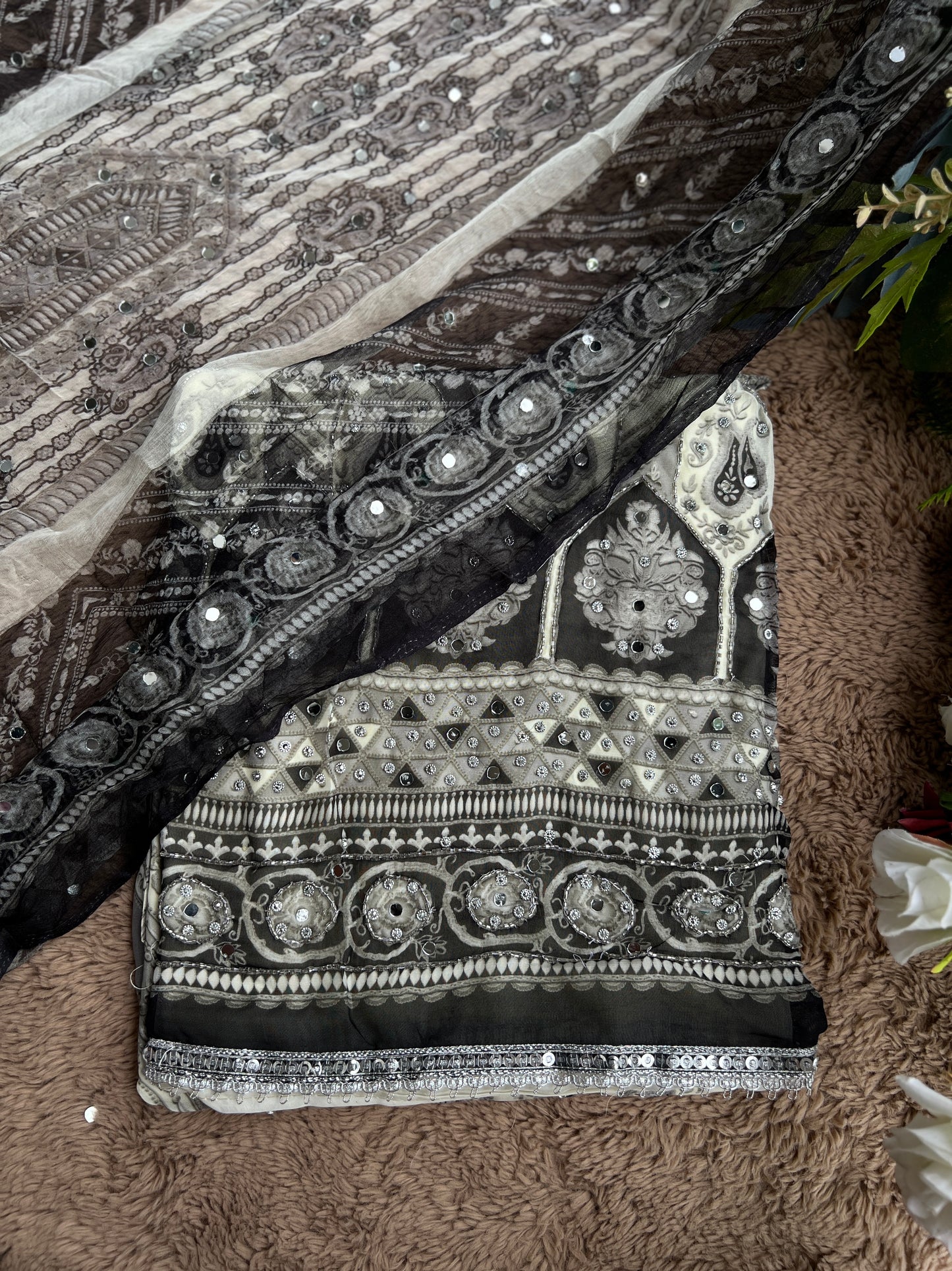 Exquisite Karachi Print Mirror Suit