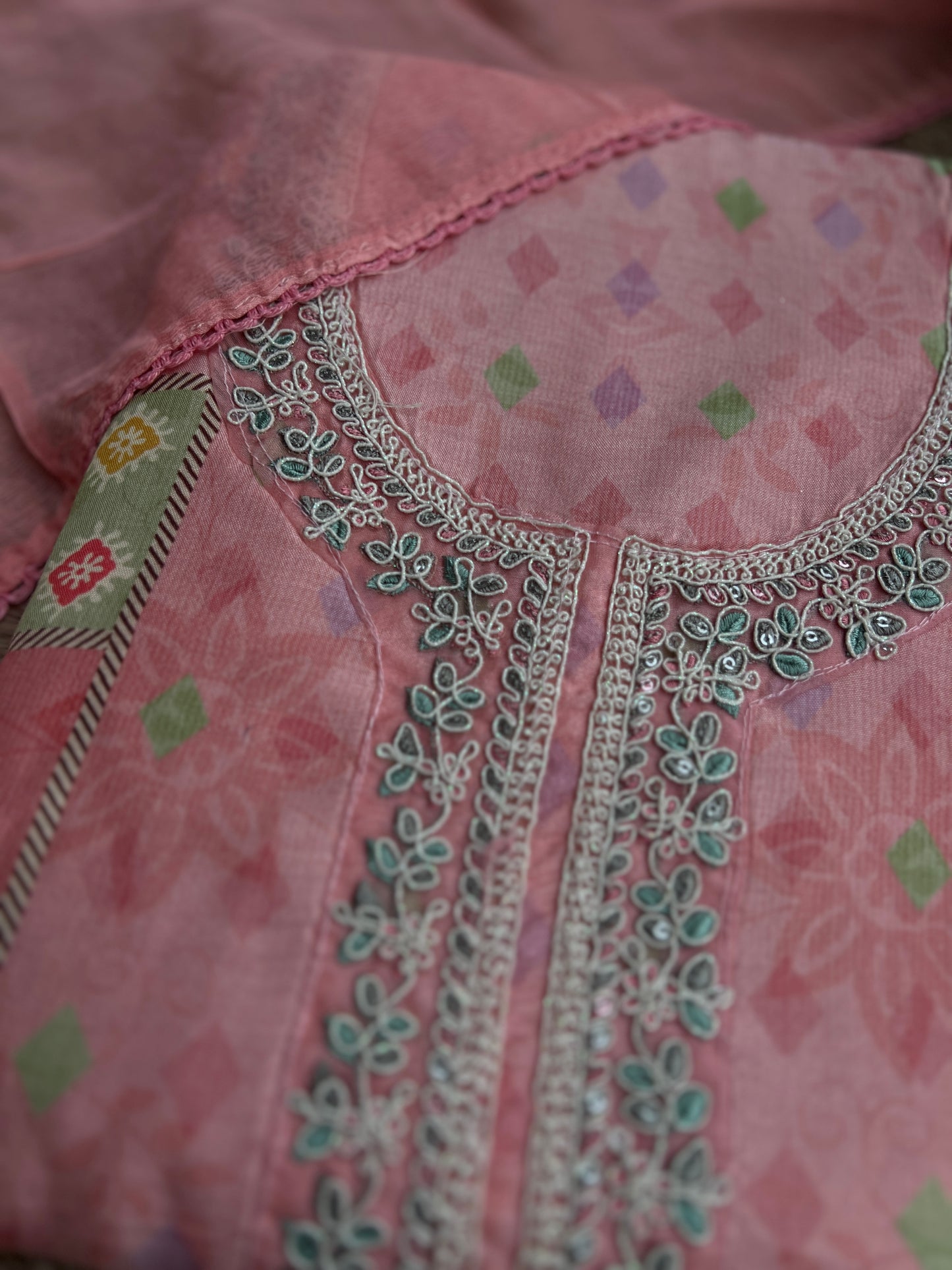 Timeless pakistani Printed Maslin Salwar Suit