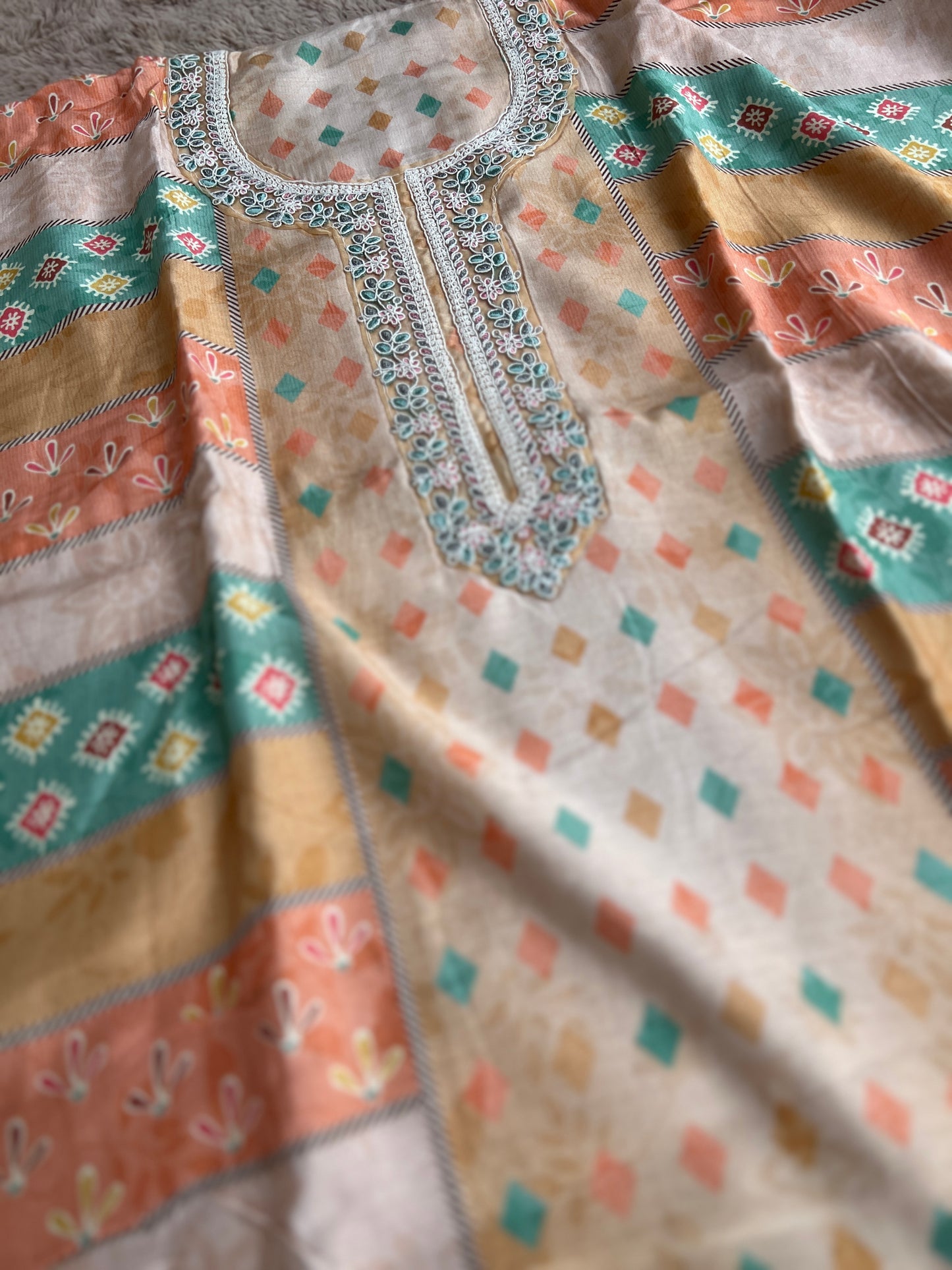 Timeless pakistani Printed Maslin Salwar Suit