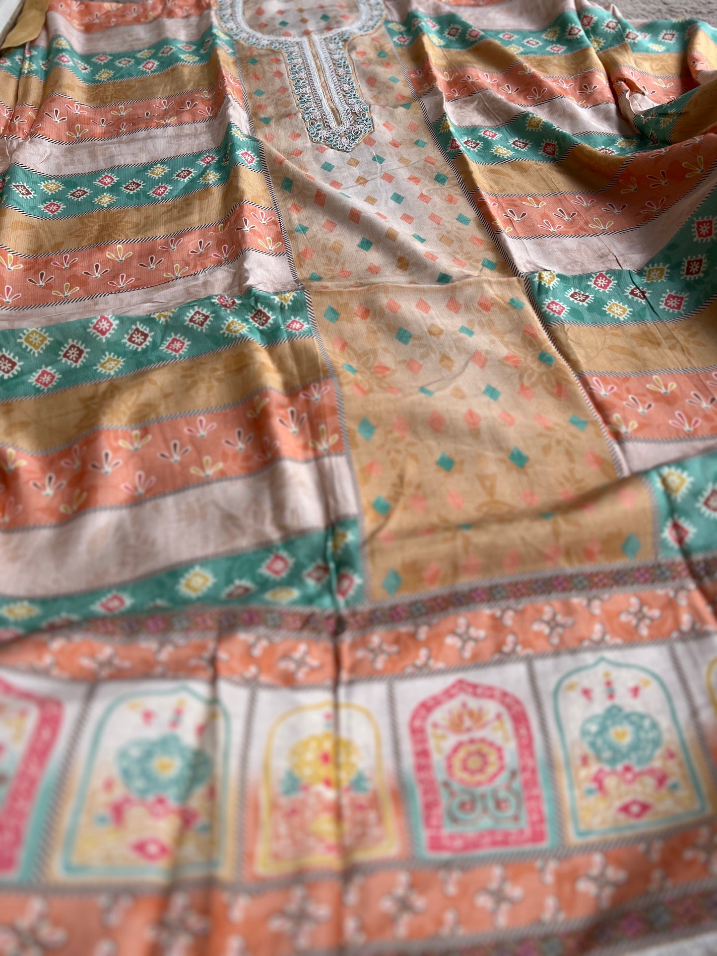 Timeless pakistani Printed Maslin Salwar Suit