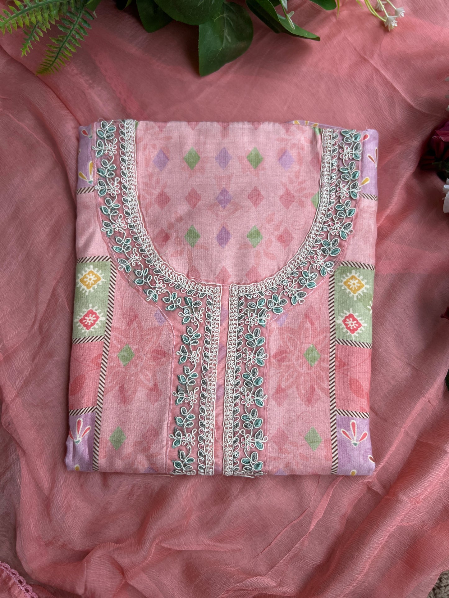 Timeless pakistani Printed Maslin Salwar Suit