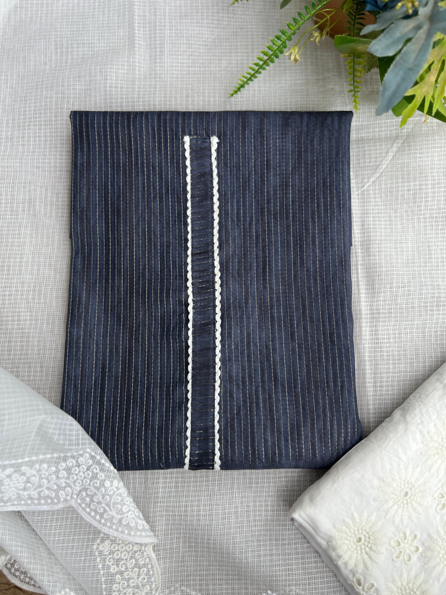 Pure Shimmer Maheshwari & Chikankari Elegance