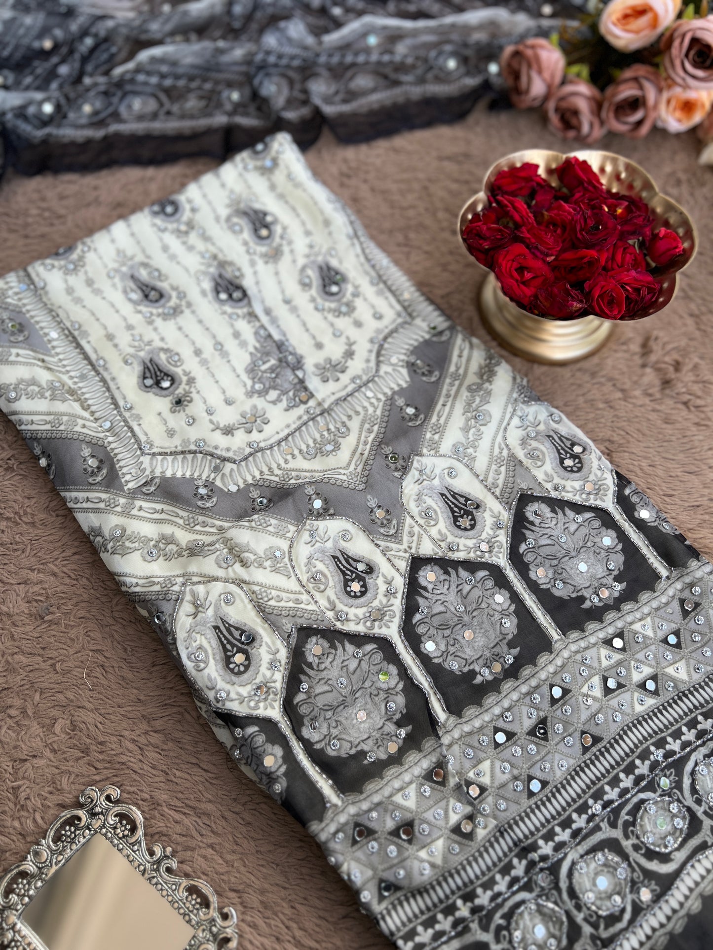 Black & White Elegance – Karachi Print Crepe Mirror Embroidered Suit