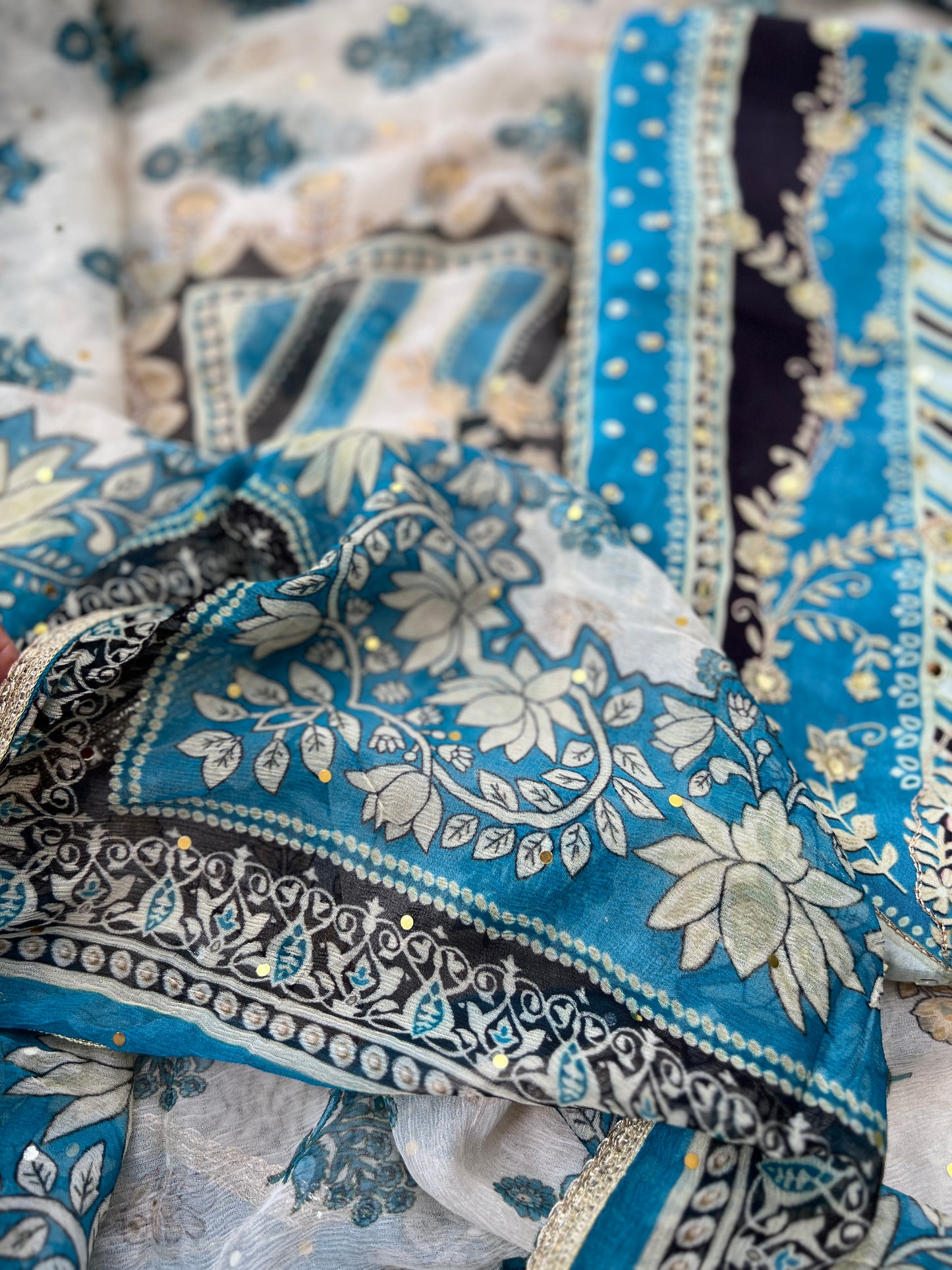 Karanchi print Mirror Crepe Suit