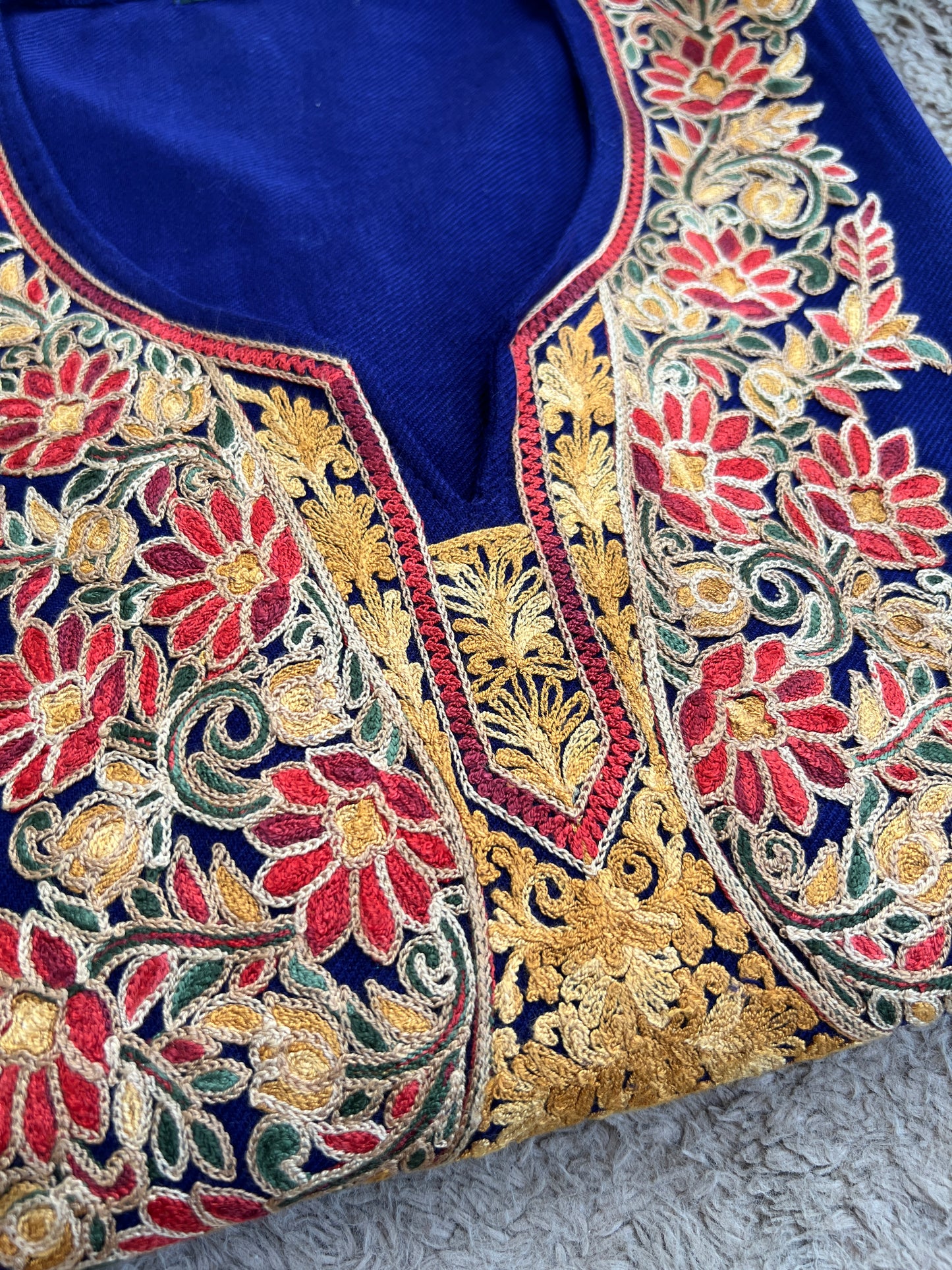 Kashmiri Free-Size Woolen Pheran – Winter Sale Exclusive!