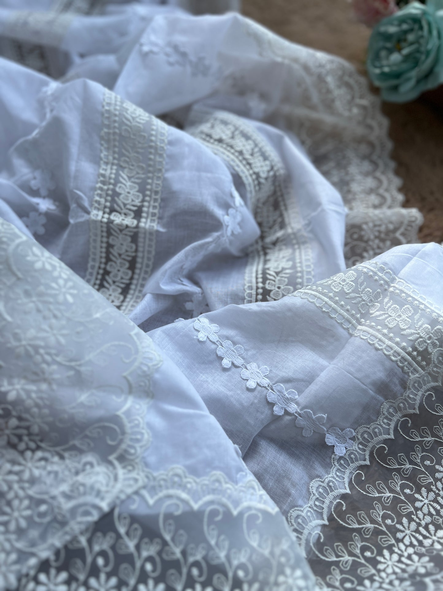 Floral Prints suits with Dedicated Lace