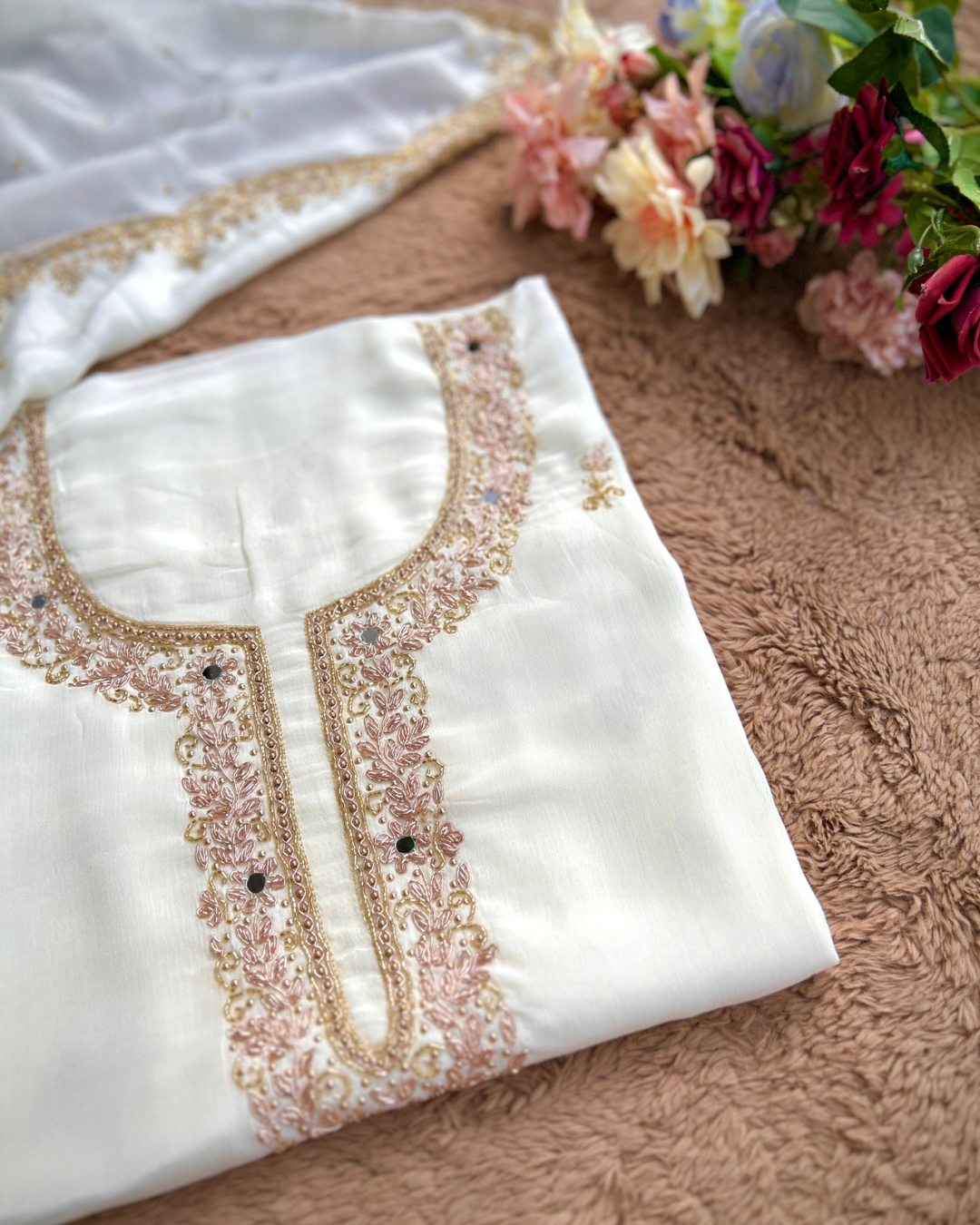 Pearl Glow β White Chinnon with Kalkatta Handwork